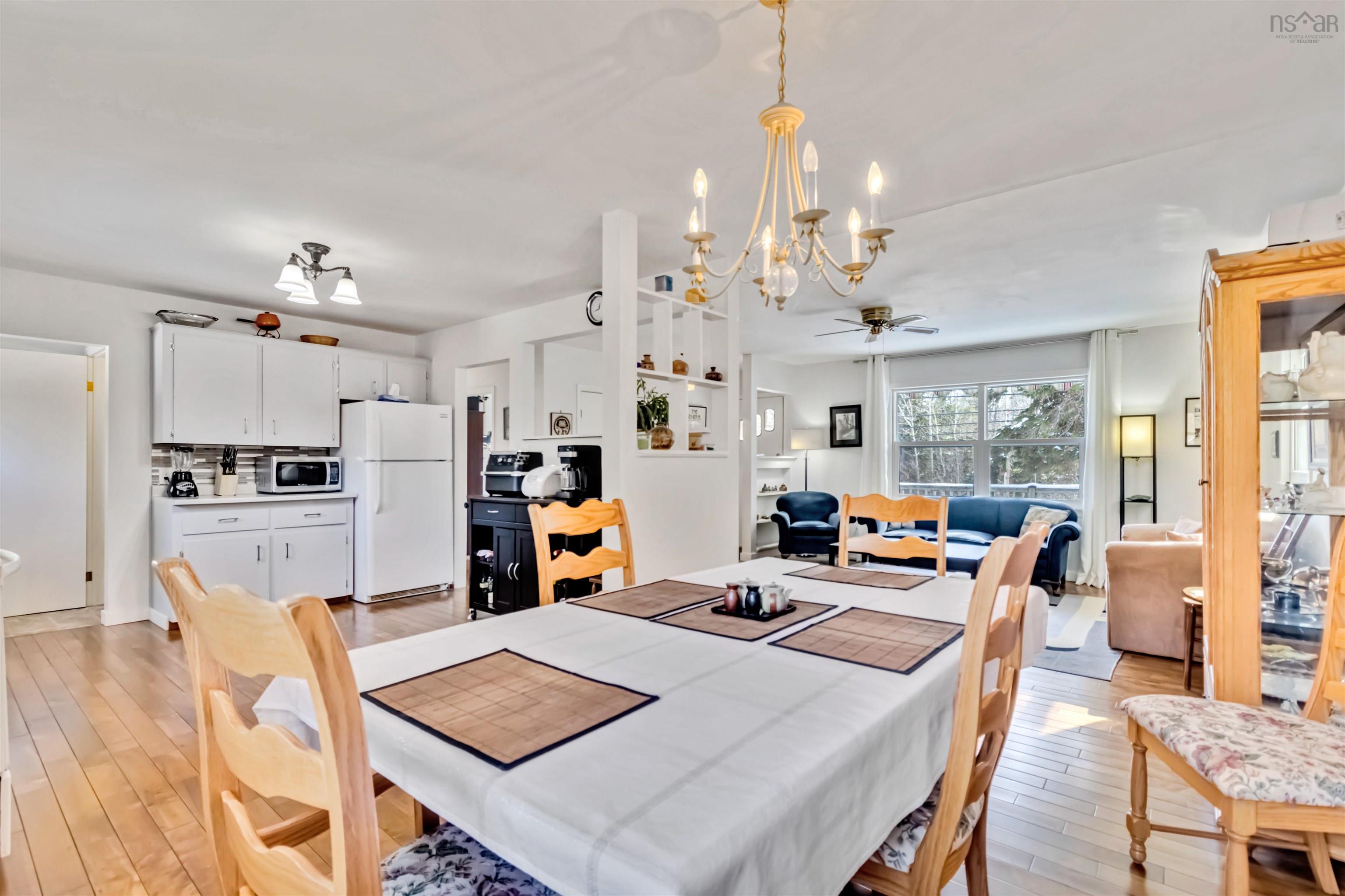 $395,000.00: 46 Highway 3, Hubbards