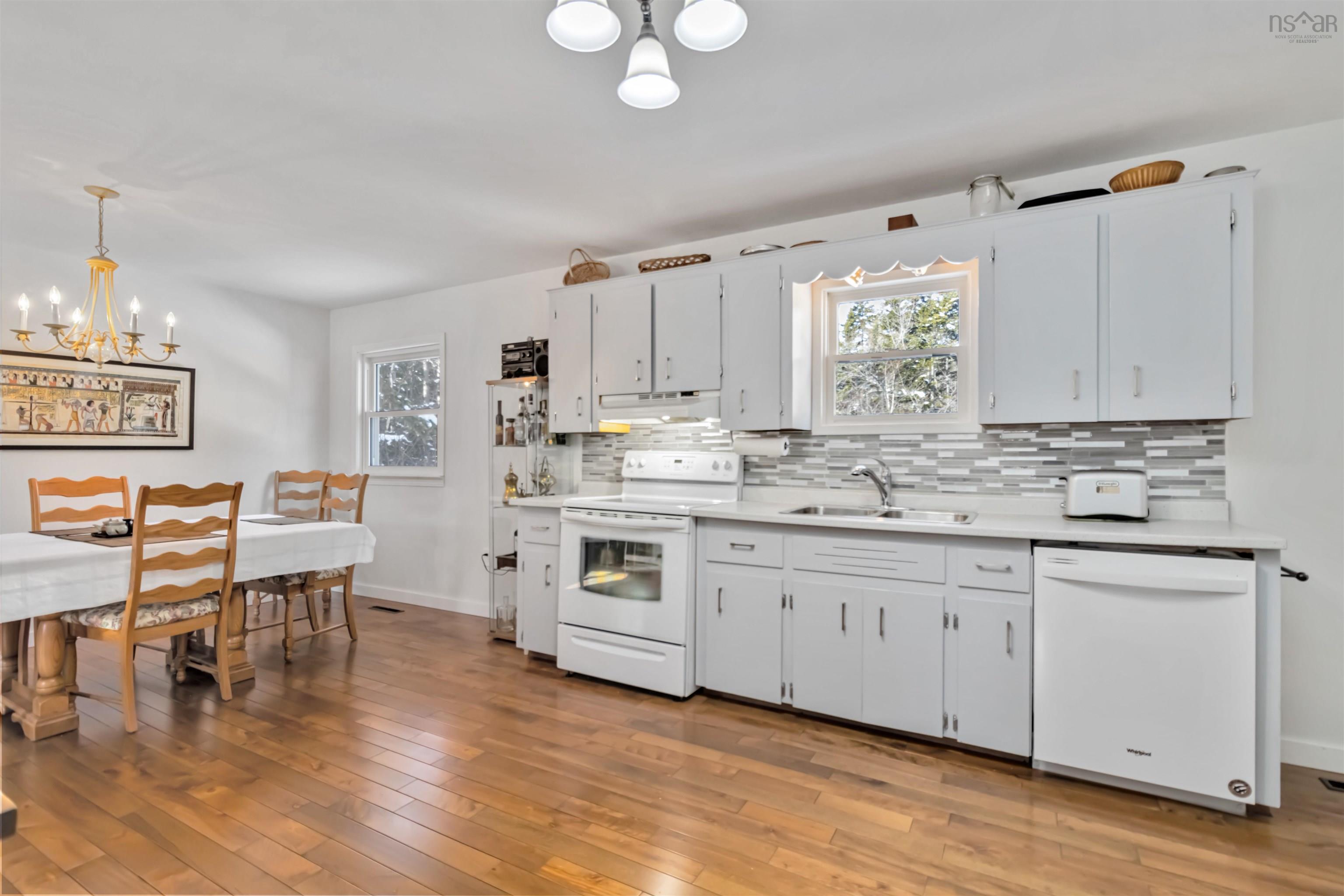$395,000.00: 46 Highway 3, Hubbards