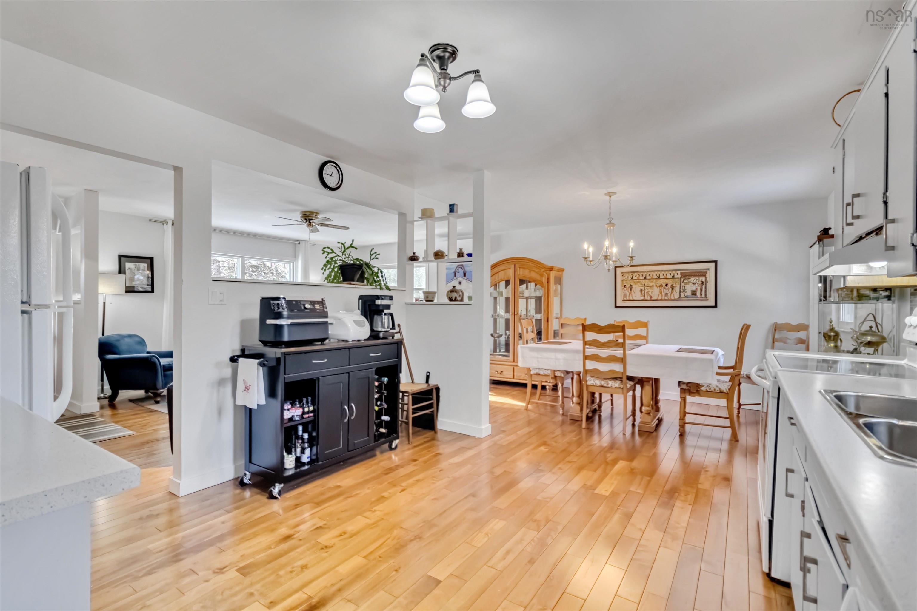 $395,000.00: 46 Highway 3, Hubbards