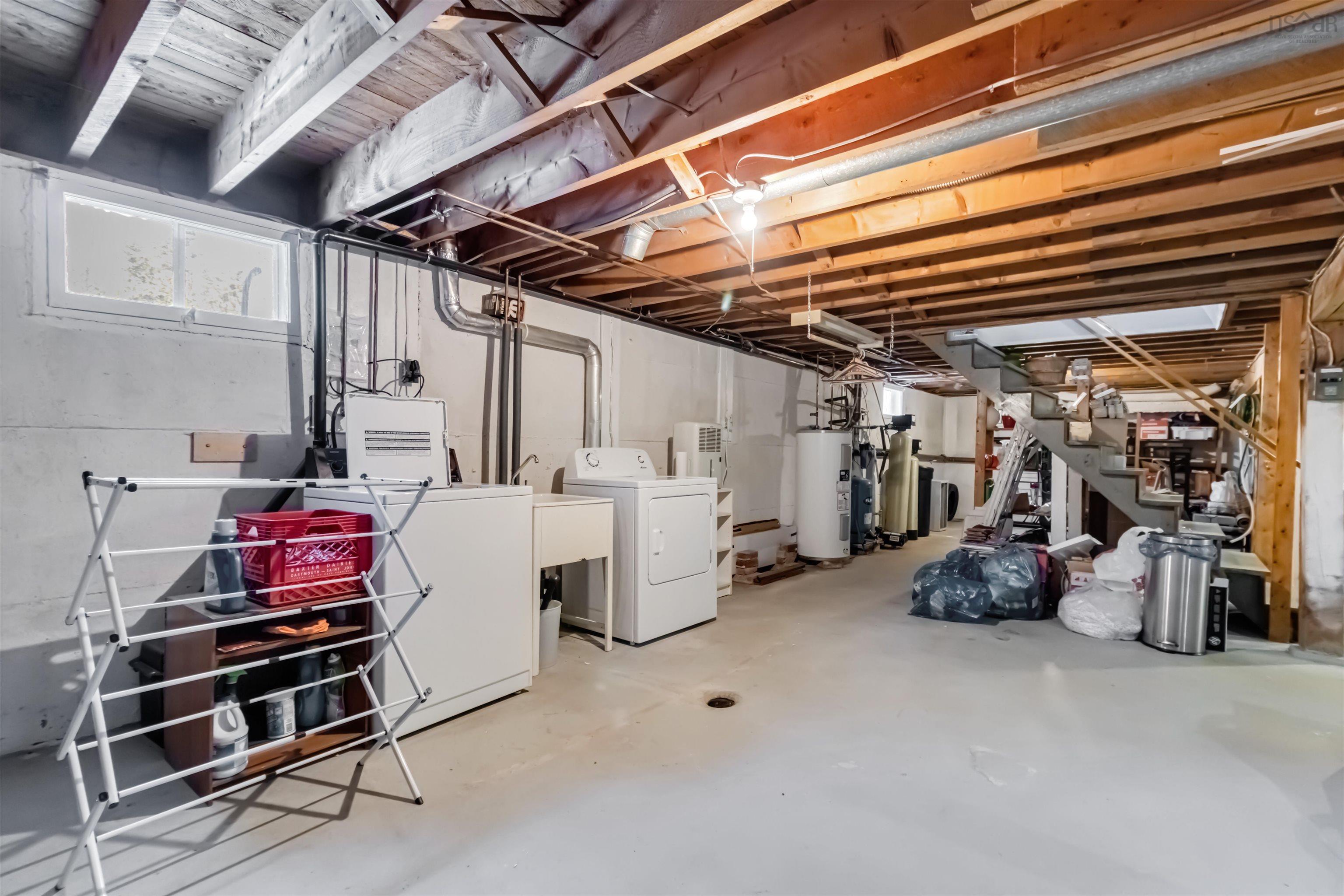 $395,000.00: 46 Highway 3, Hubbards