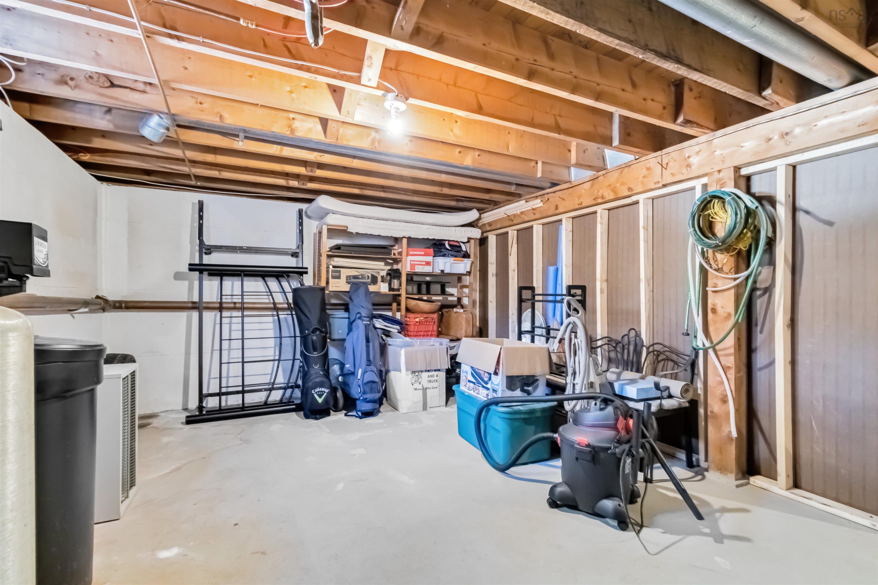 $395,000.00: 46 Highway 3, Hubbards