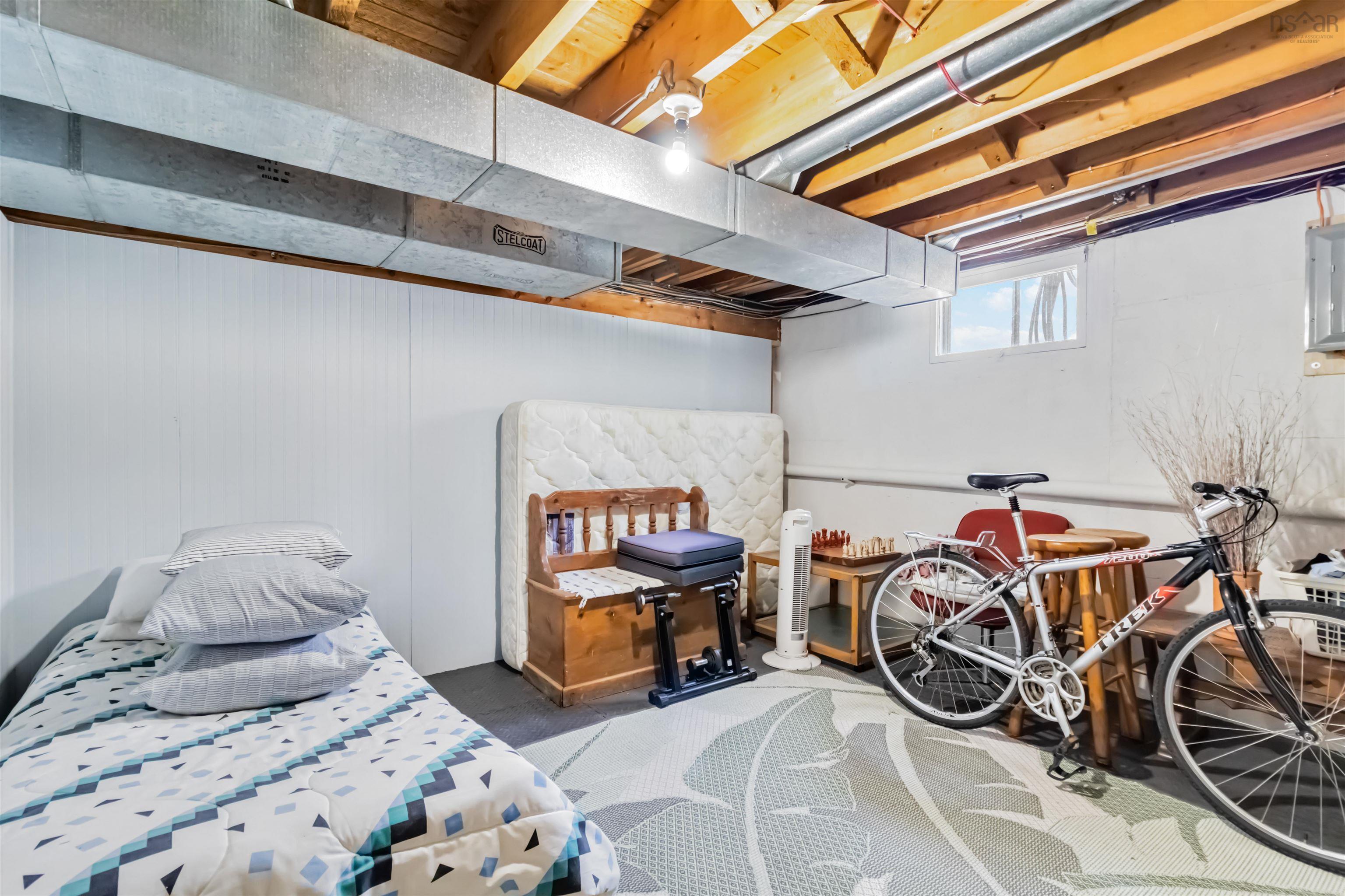 $395,000.00: 46 Highway 3, Hubbards
