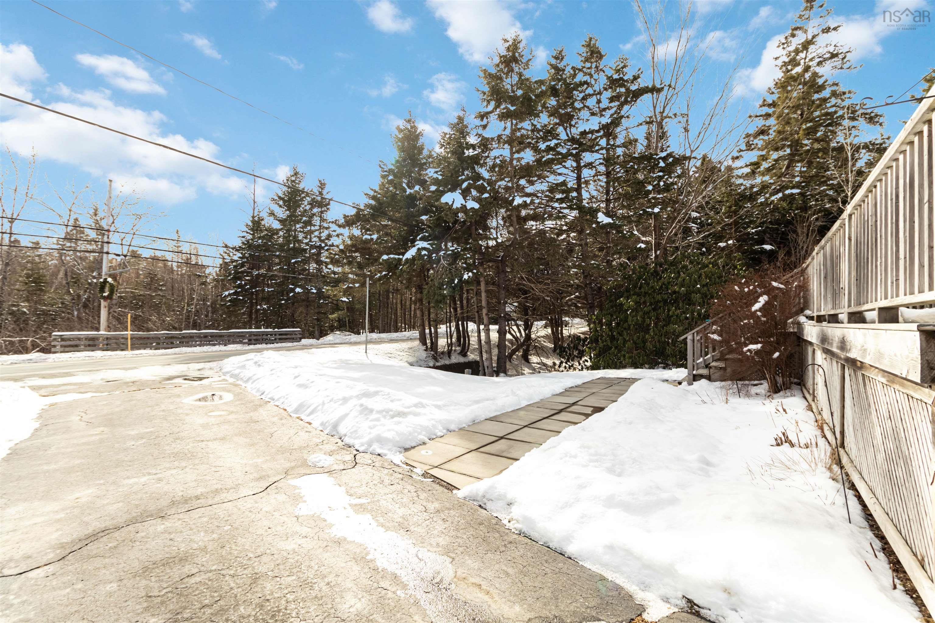$395,000.00: 46 Highway 3, Hubbards