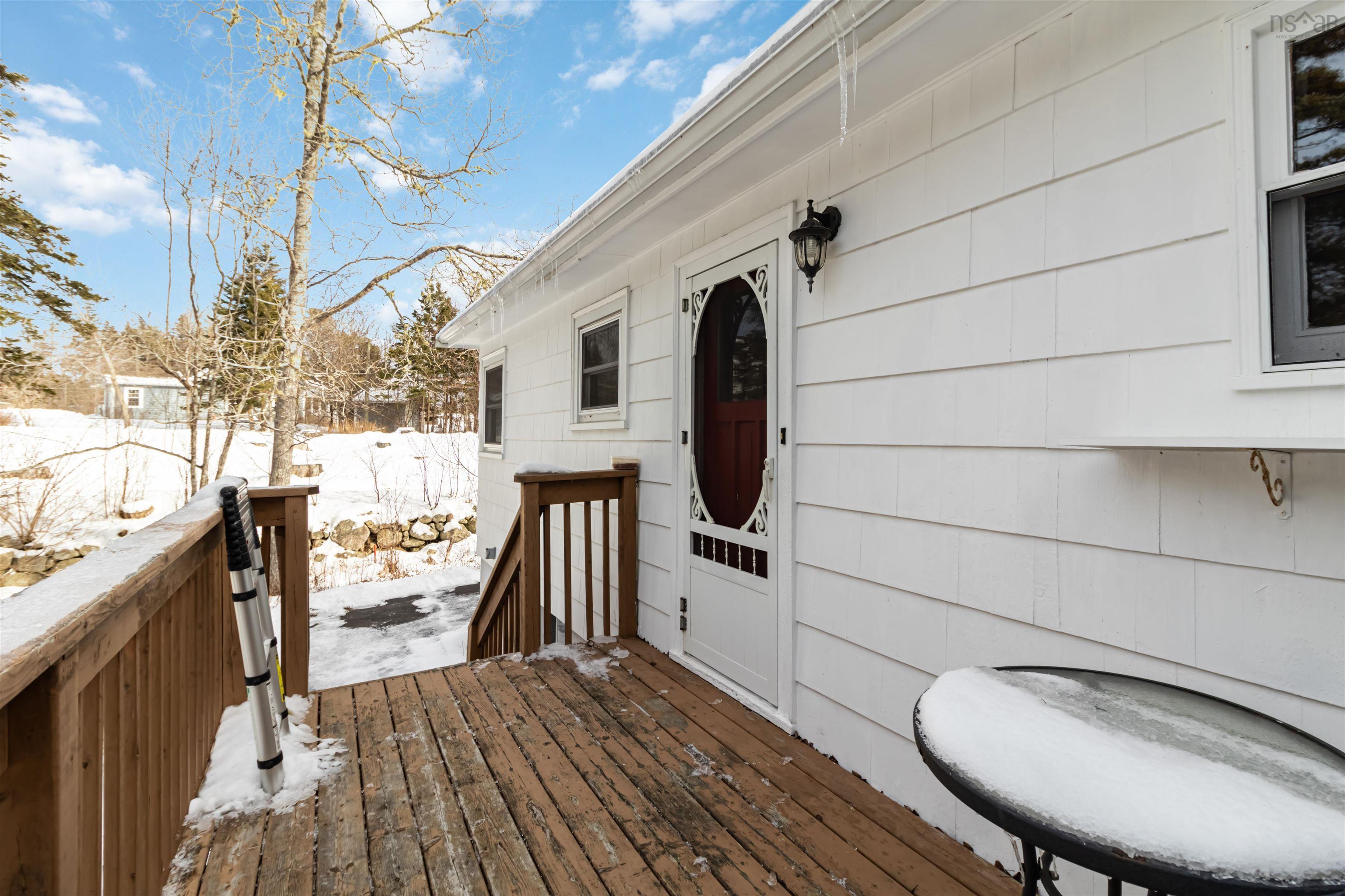 $395,000.00: 46 Highway 3, Hubbards