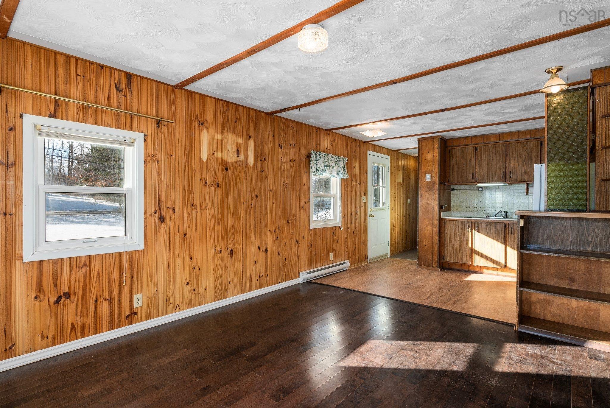 $175,000.00: 88 Falmouth Back Road, Falmouth