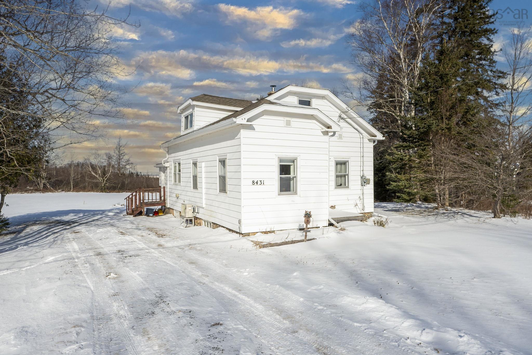 $250,000.00: 8431 Highway 215, Cambridge
