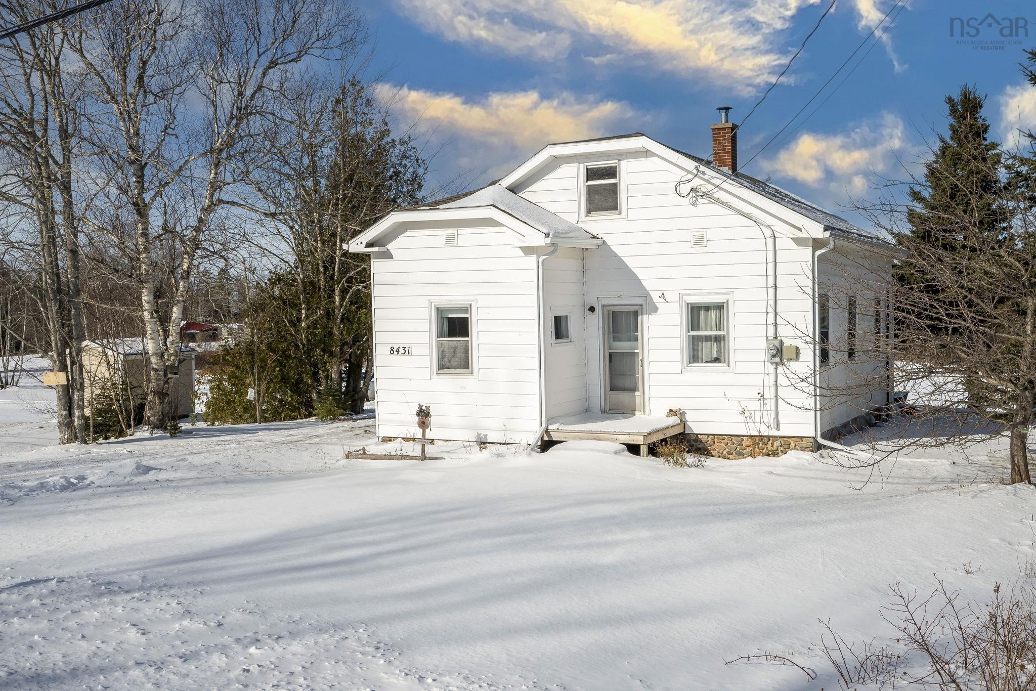 $250,000.00: 8431 Highway 215, Cambridge