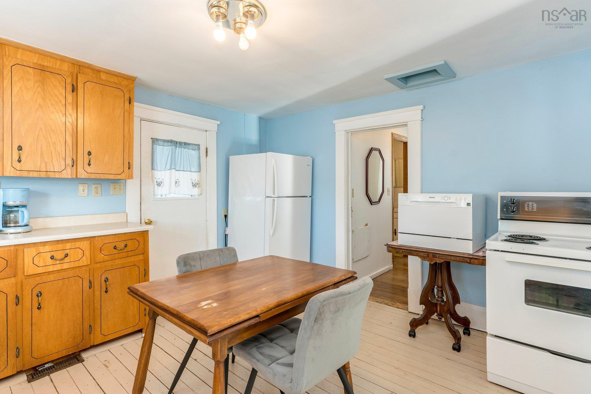 $250,000.00: 8431 Highway 215, Cambridge