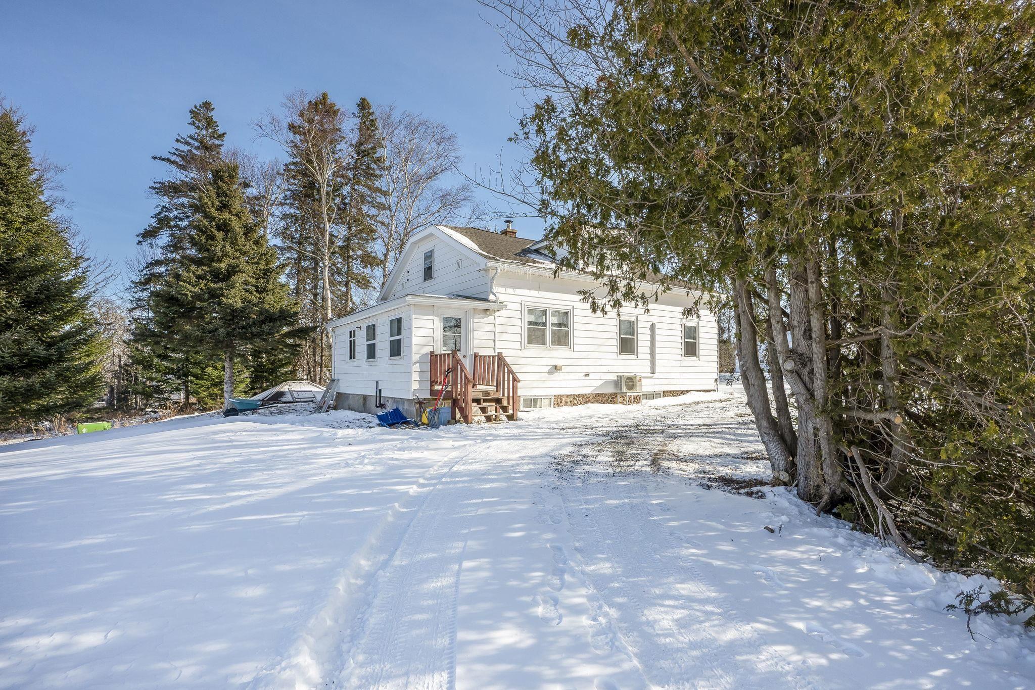 $250,000.00: 8431 Highway 215, Cambridge