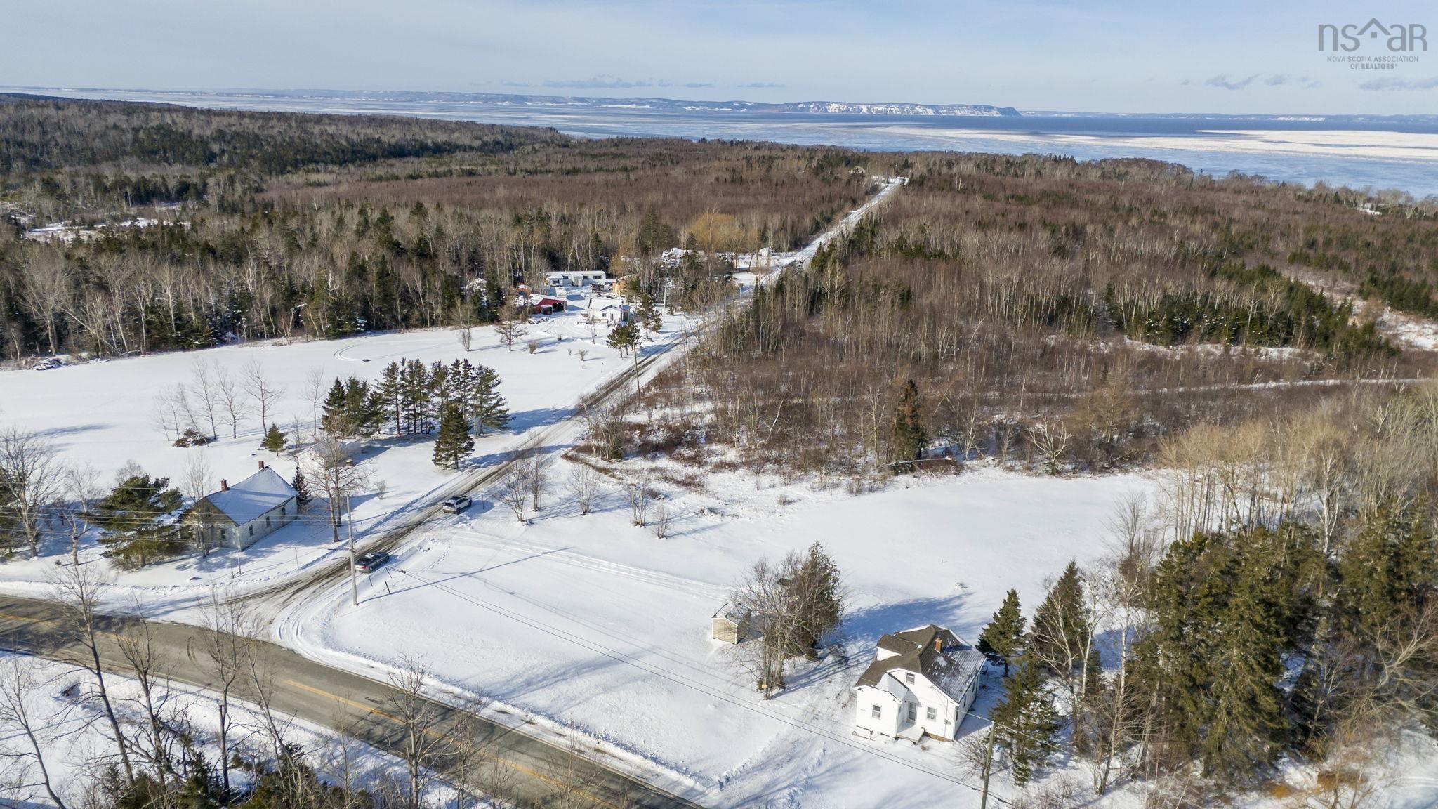 $250,000.00: 8431 Highway 215, Cambridge