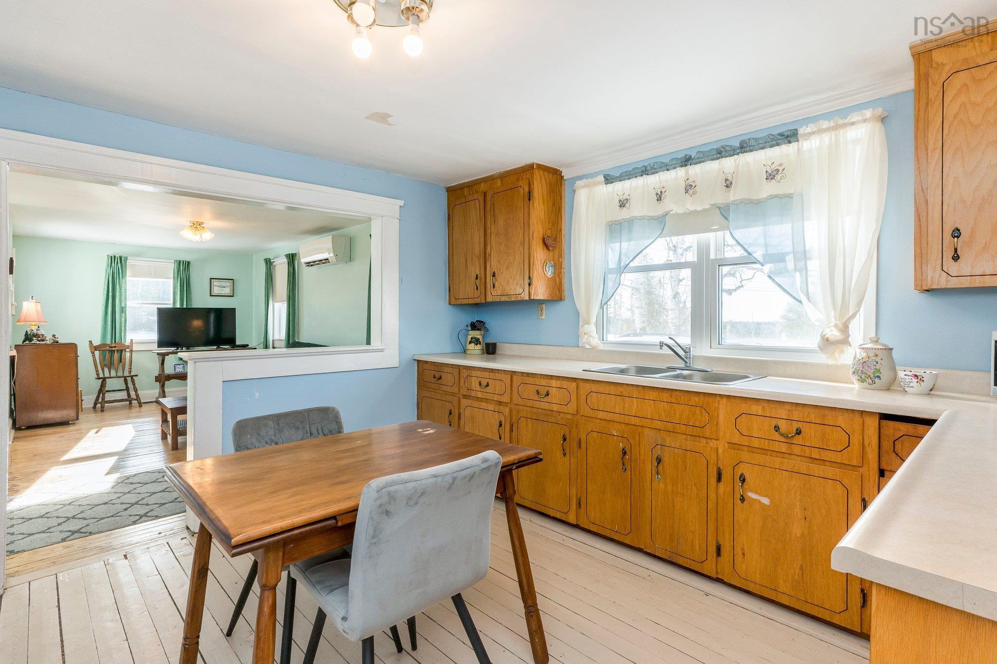 $250,000.00: 8431 Highway 215, Cambridge