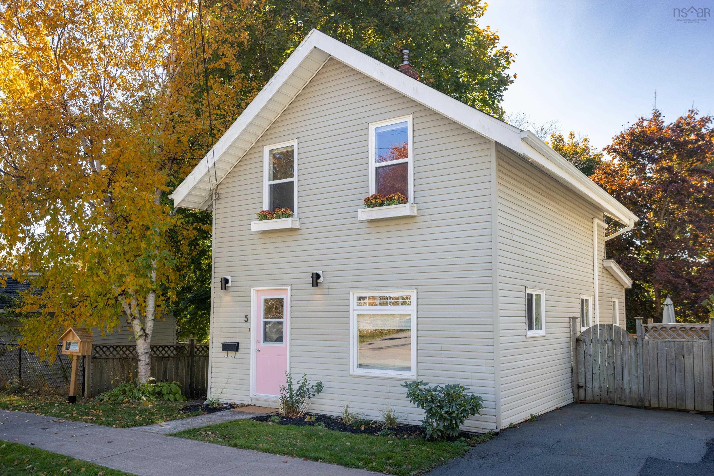 $549,900.00: 5 Summit Street, Dartmouth