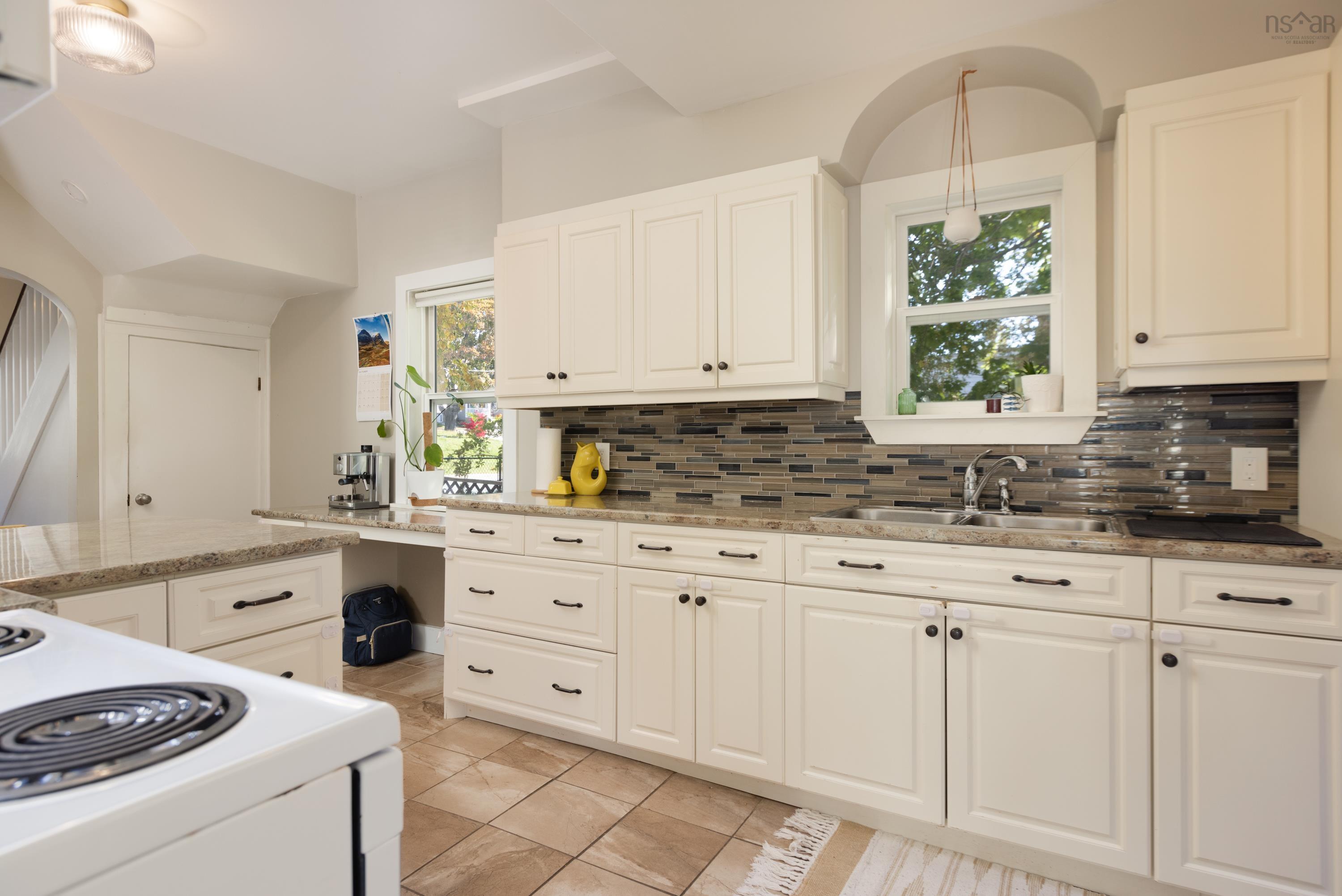 $549,900.00: 5 Summit Street, Dartmouth
