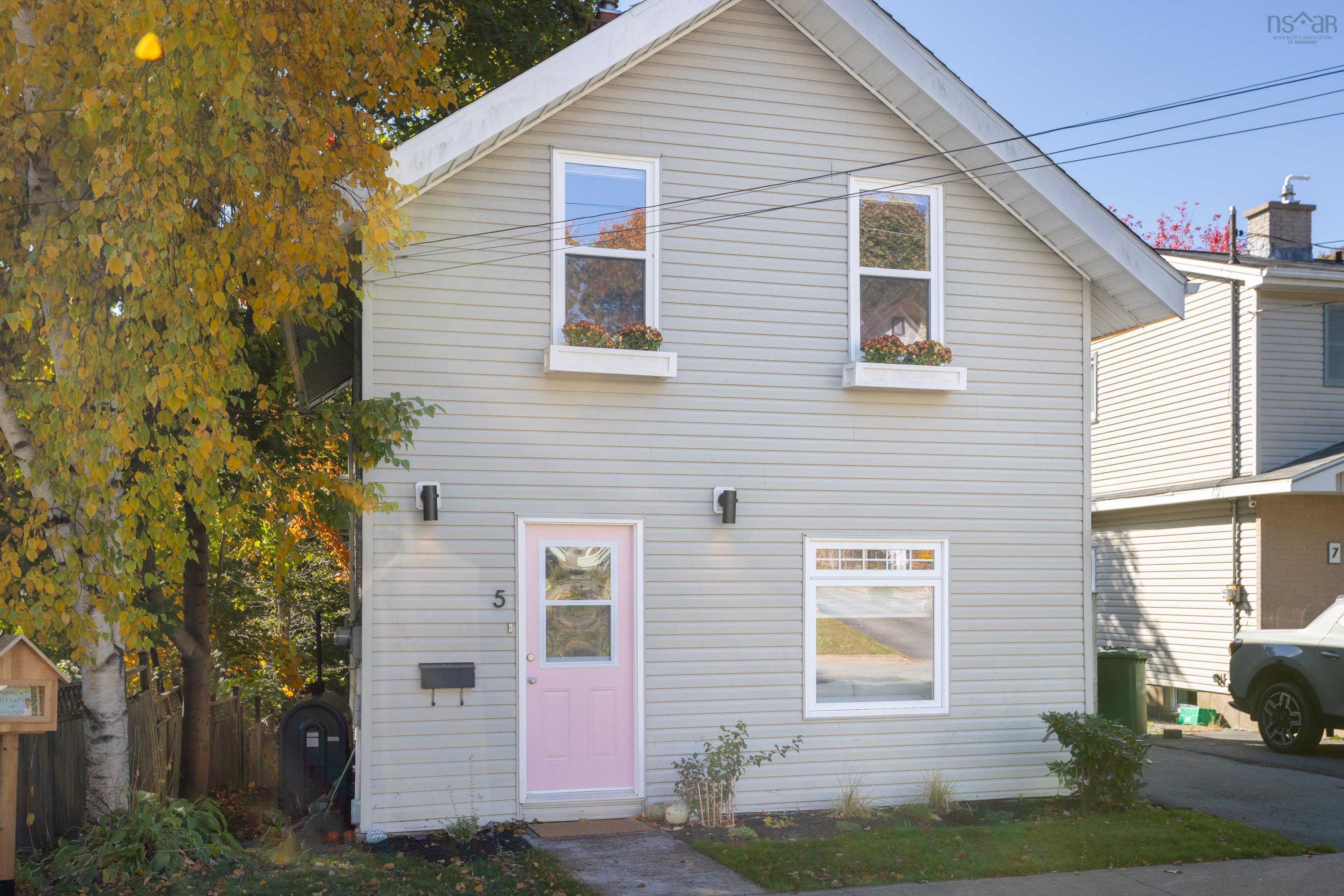 $549,900.00: 5 Summit Street, Dartmouth