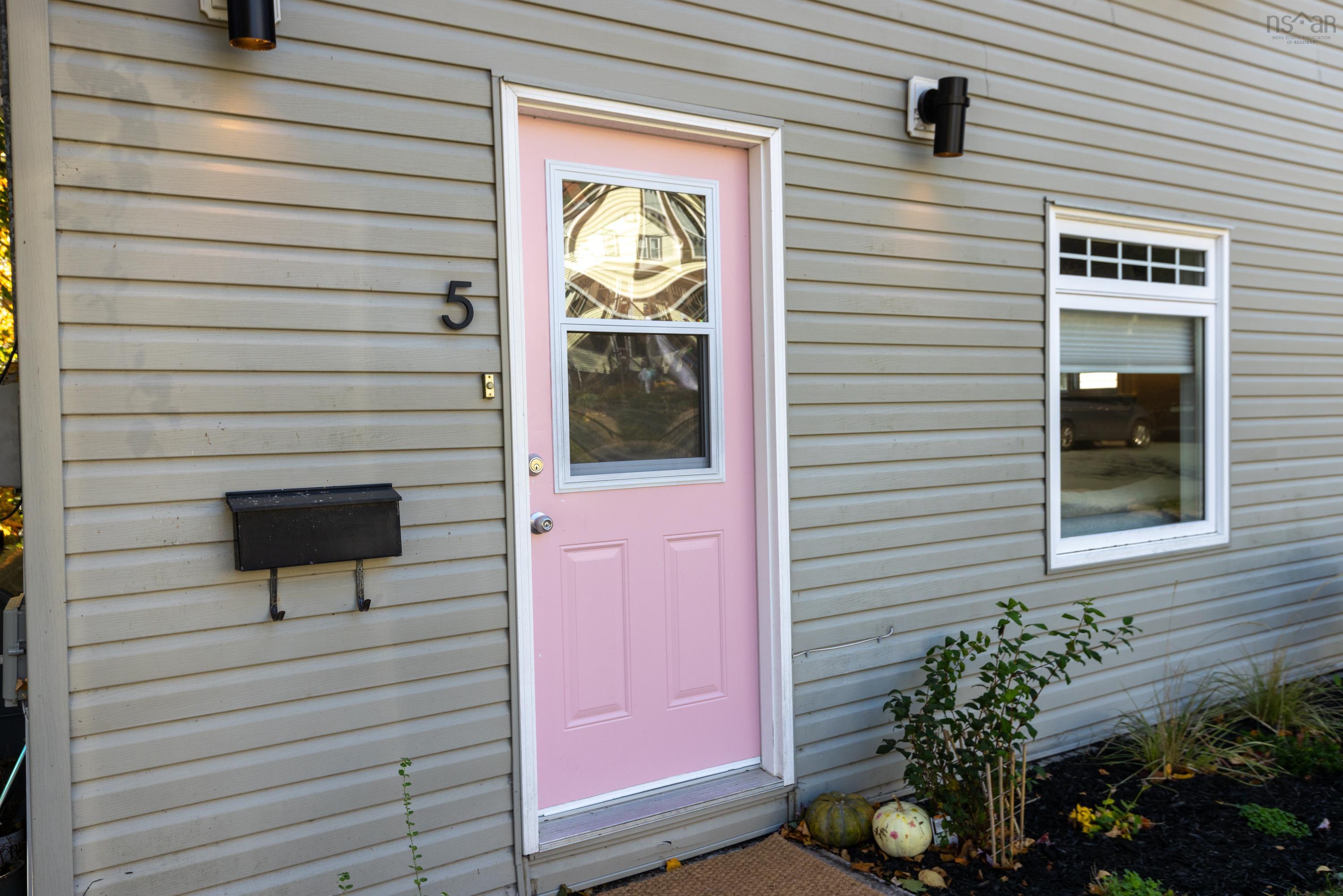 $549,900.00: 5 Summit Street, Dartmouth