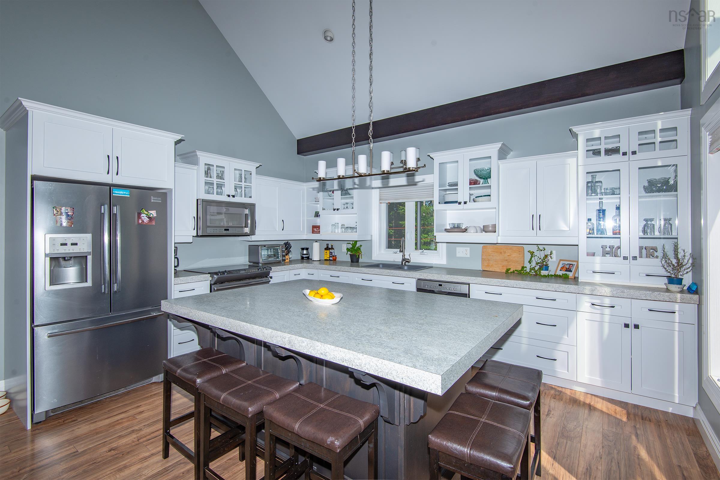 $799,000.00: 320 Canaan Road, Gavelton