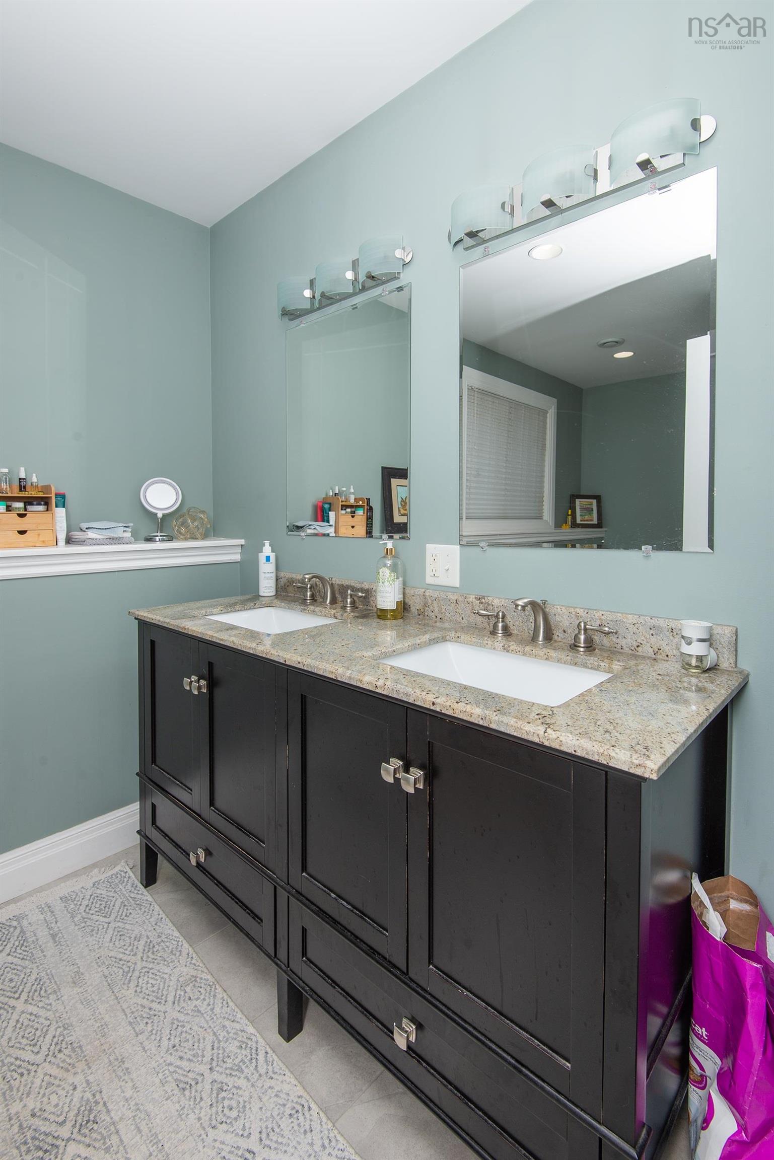 $799,000.00: 320 Canaan Road, Gavelton