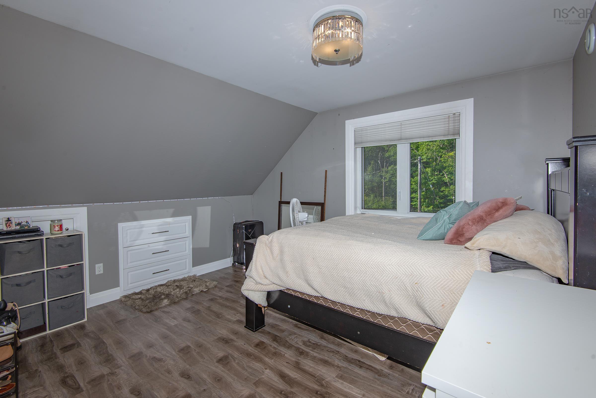 $799,000.00: 320 Canaan Road, Gavelton