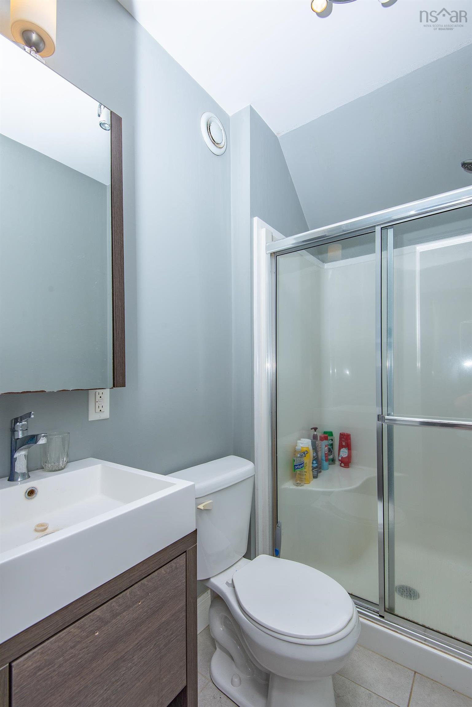 $799,000.00: 320 Canaan Road, Gavelton