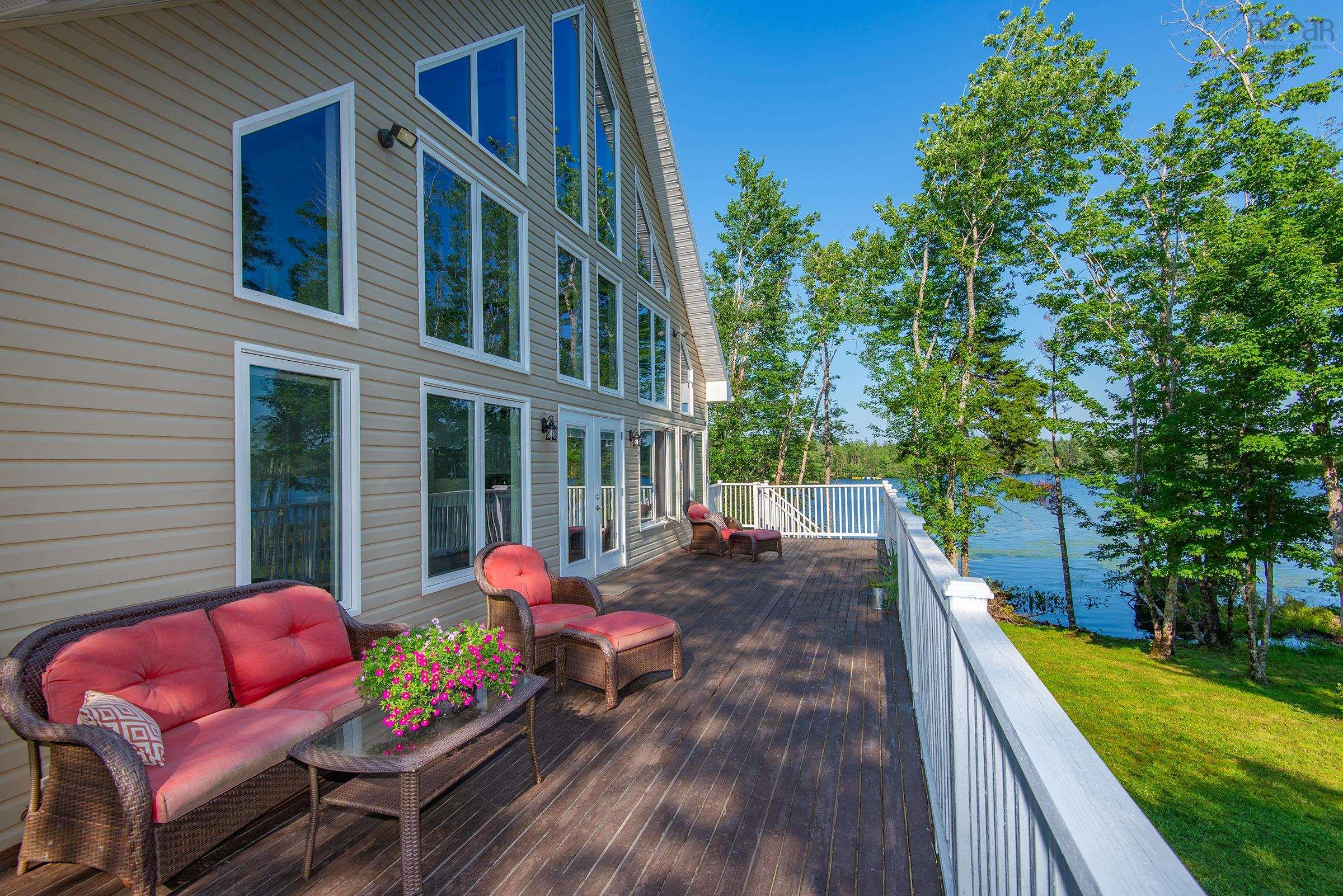 $799,000.00: 320 Canaan Road, Gavelton