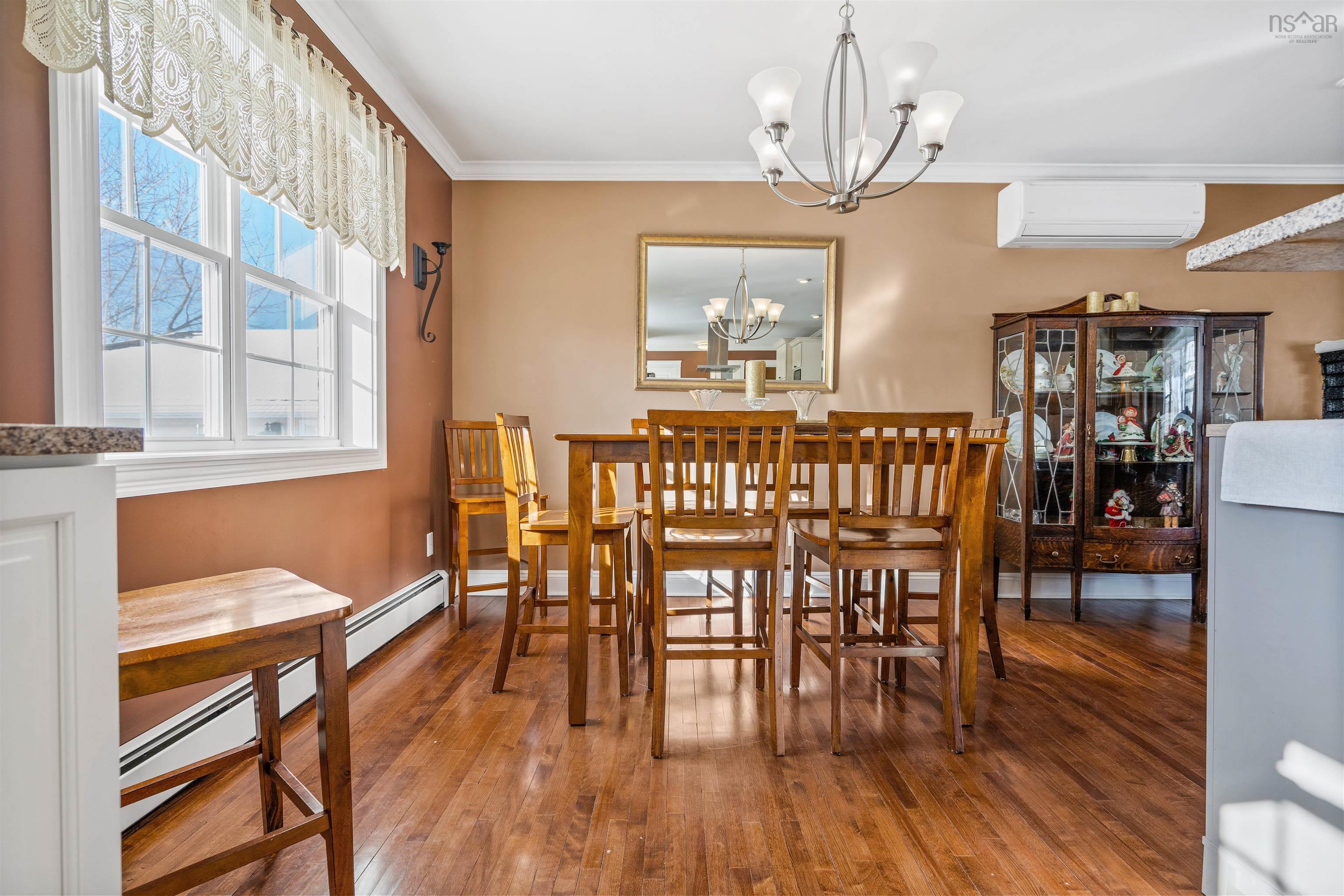 $529,900.00: 11 Claremont Avenue, Stellarton