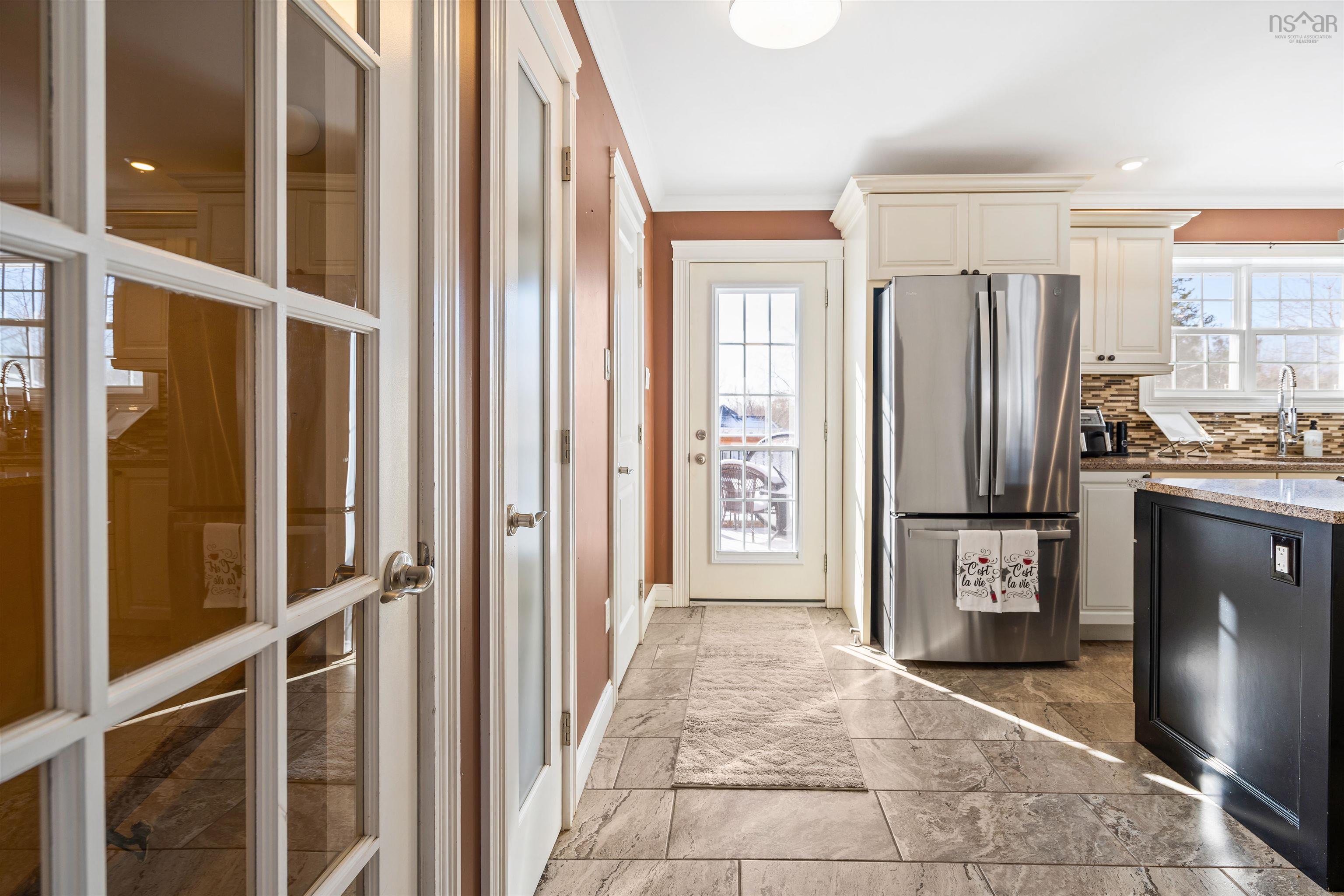 $529,900.00: 11 Claremont Avenue, Stellarton