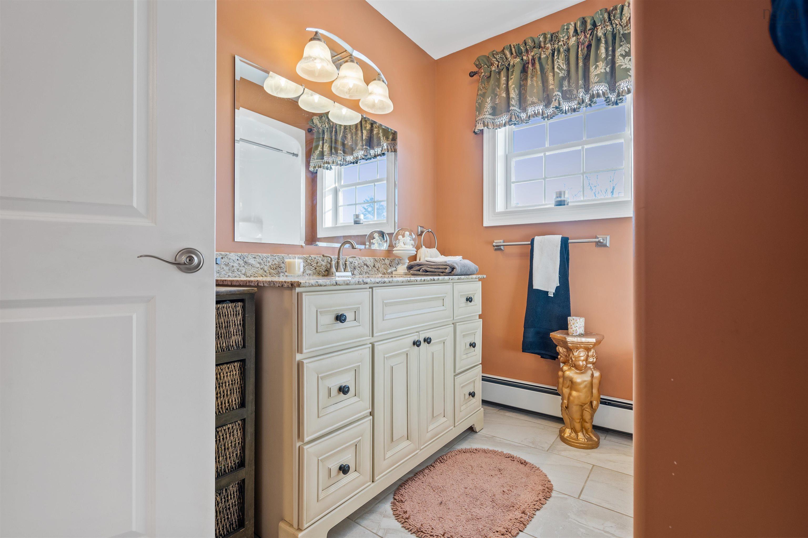 $529,900.00: 11 Claremont Avenue, Stellarton