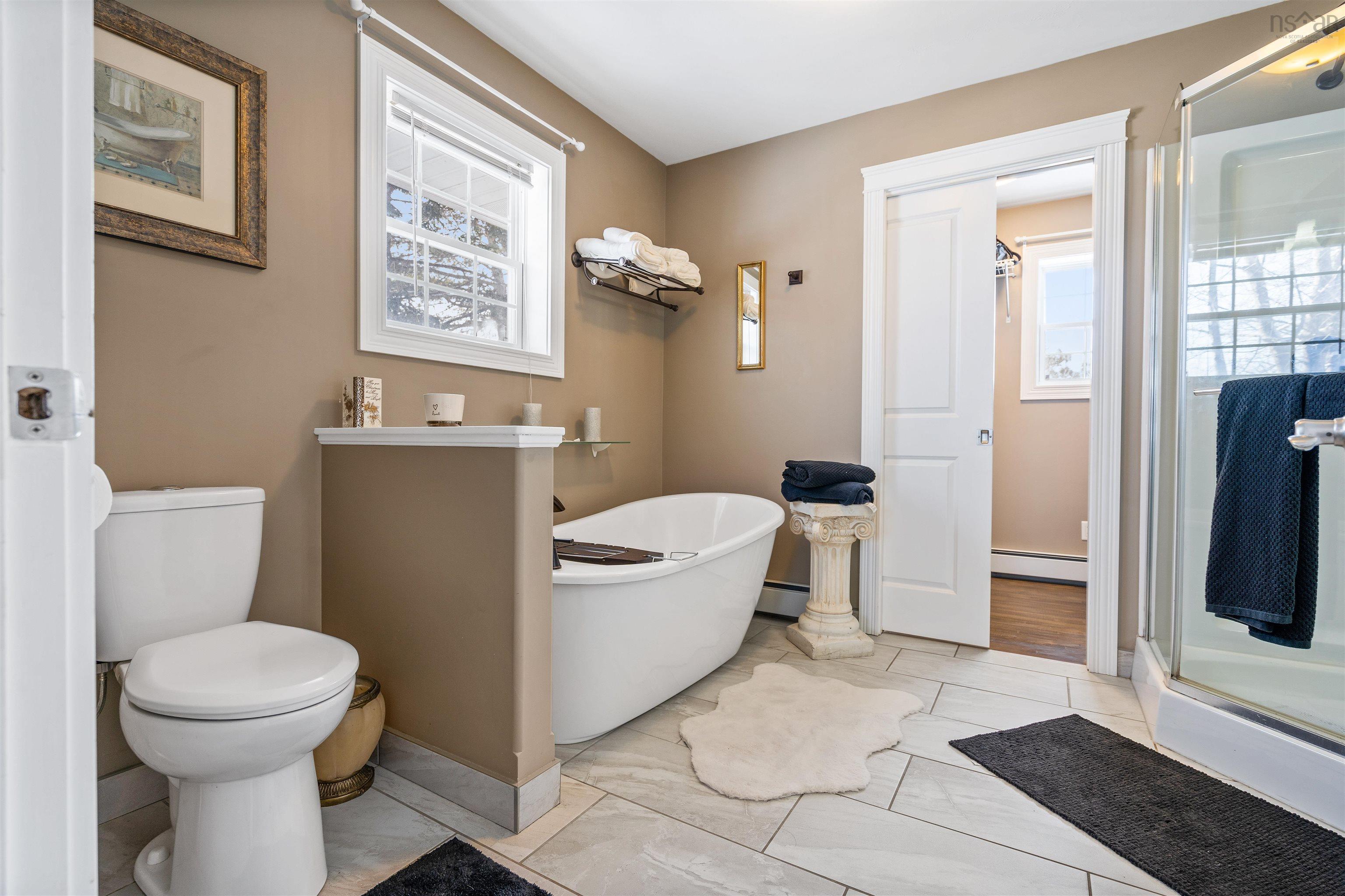 $529,900.00: 11 Claremont Avenue, Stellarton