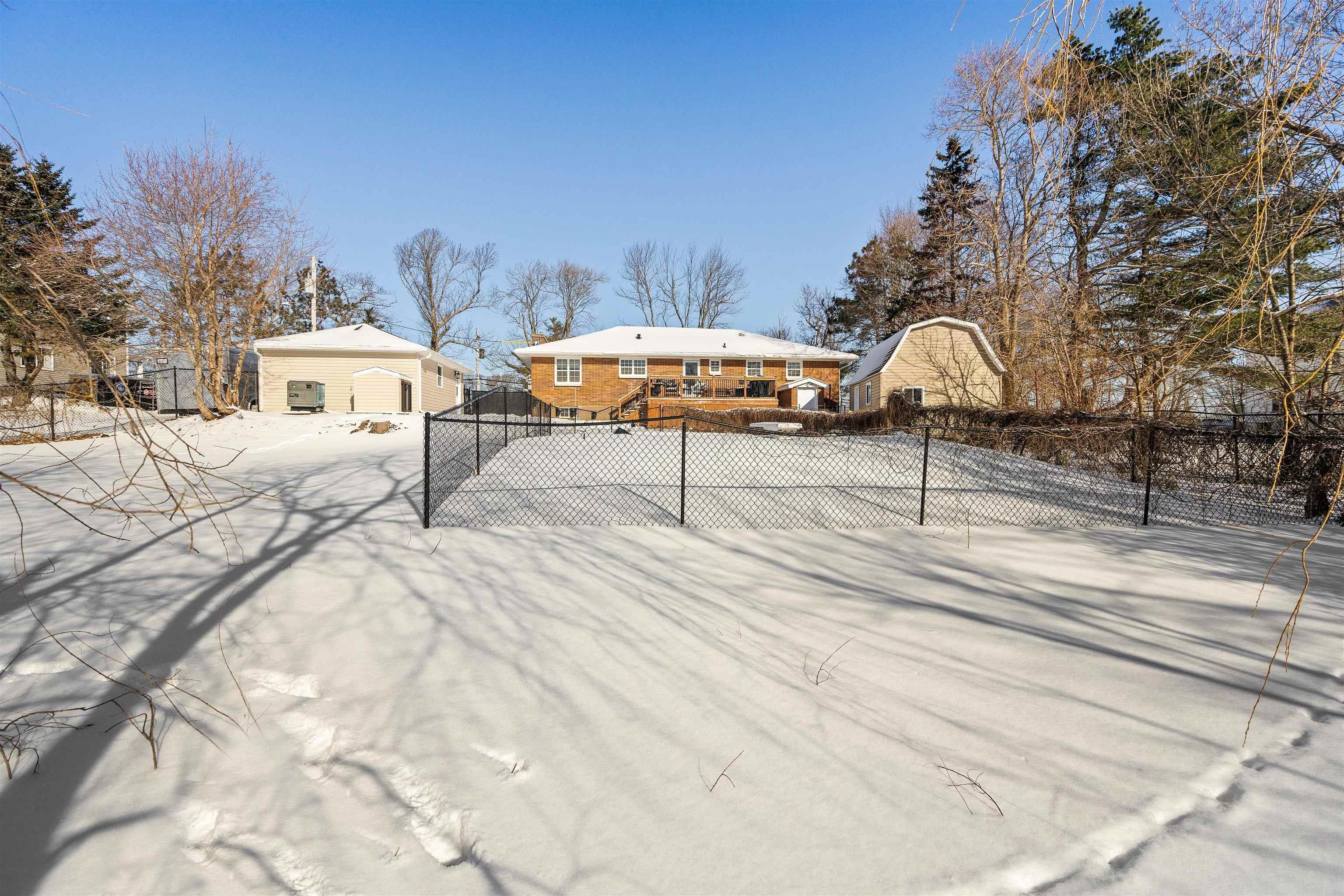 $529,900.00: 11 Claremont Avenue, Stellarton