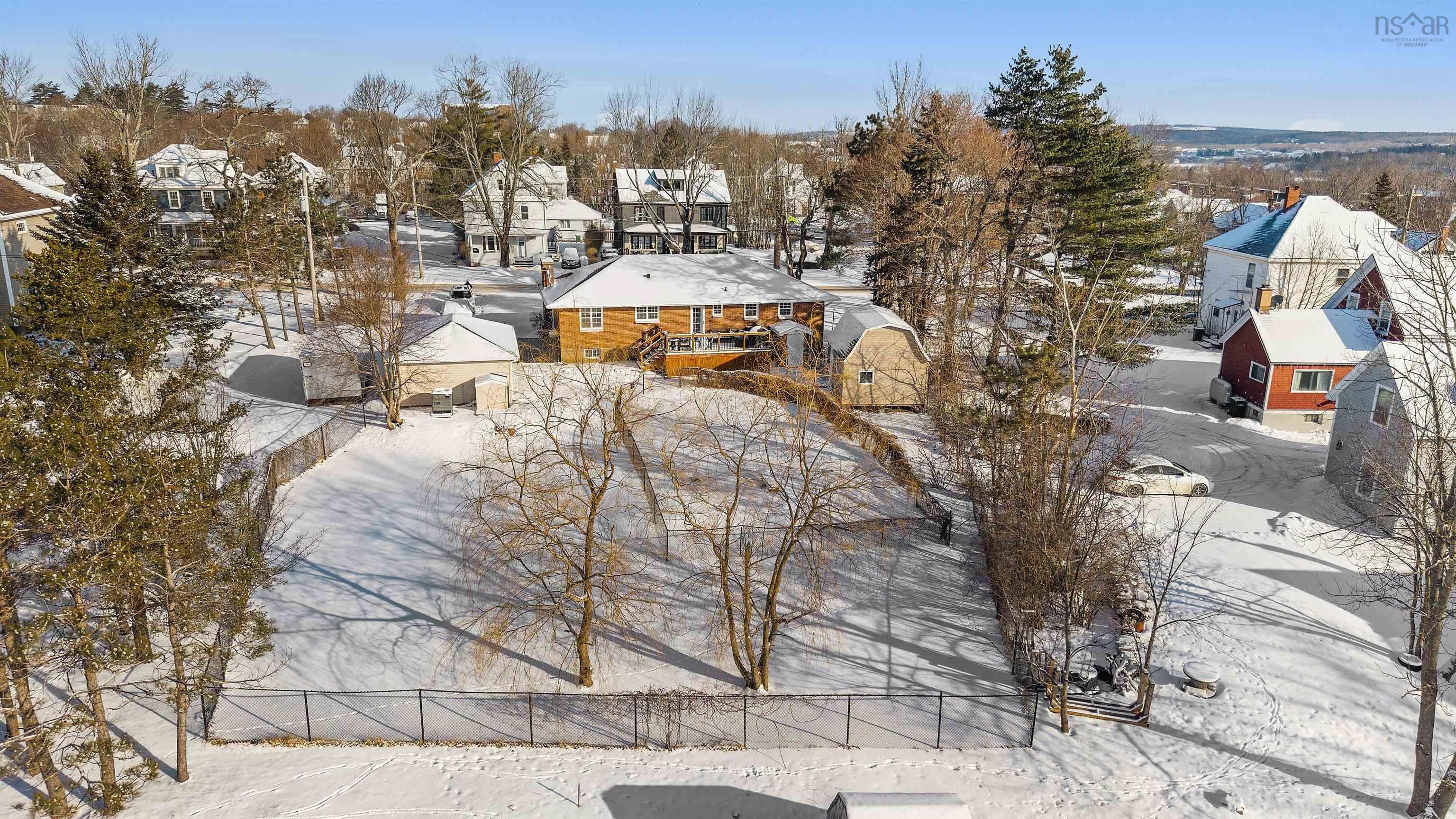 $529,900.00: 11 Claremont Avenue, Stellarton