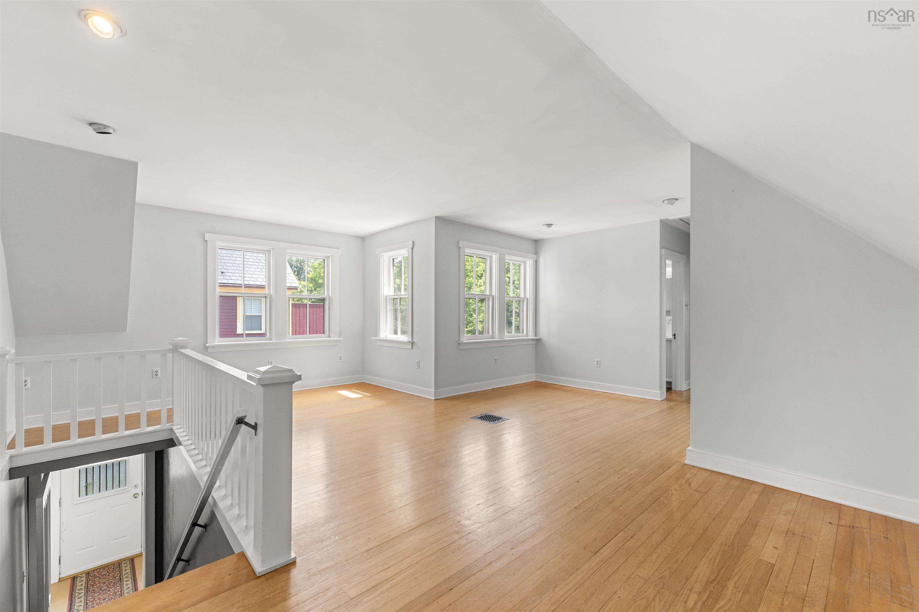 $729,900.00: 590 Main Street, Mahone Bay