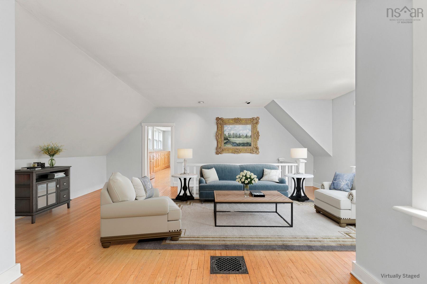 $729,900.00: 590 Main Street, Mahone Bay