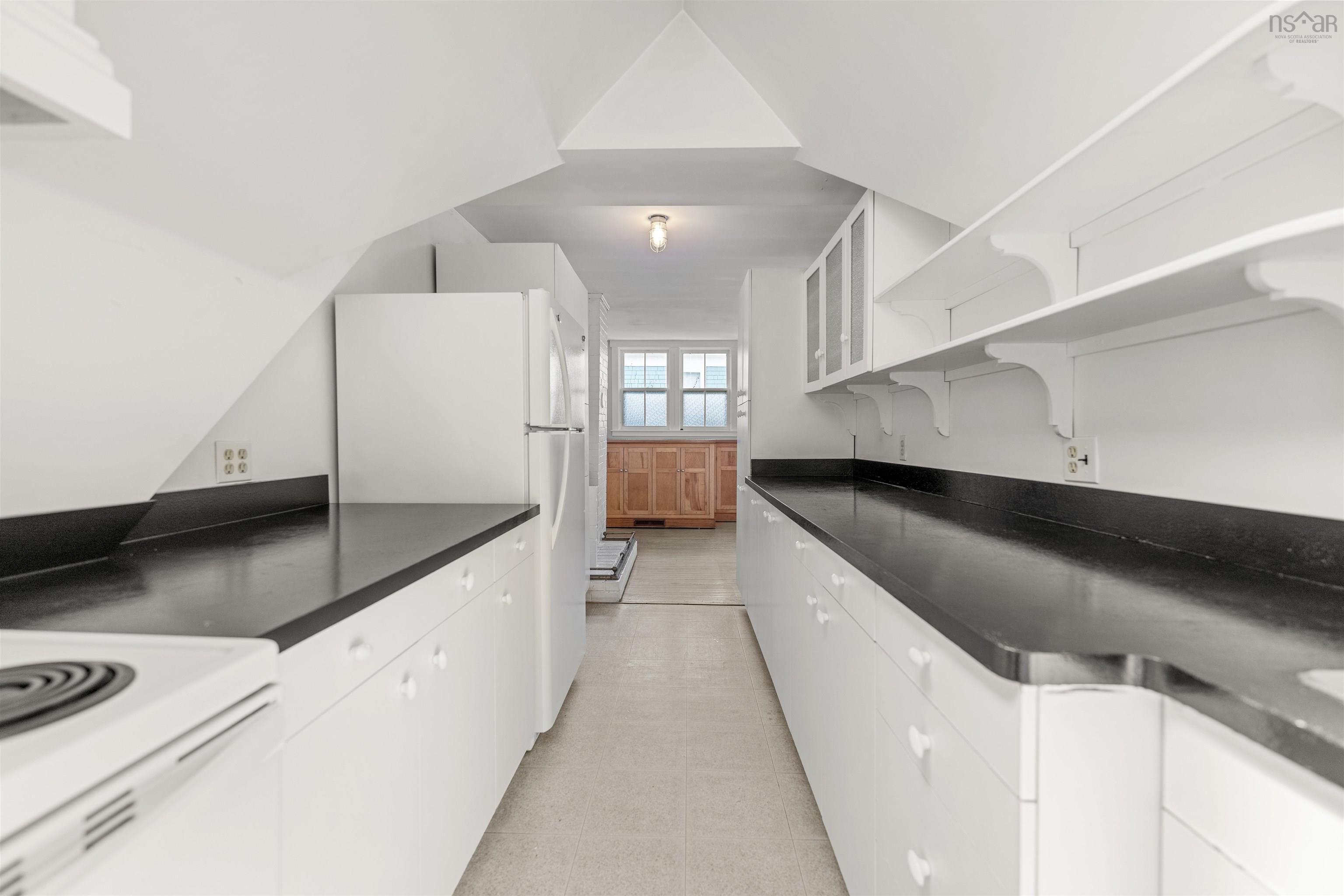 $729,900.00: 590 Main Street, Mahone Bay