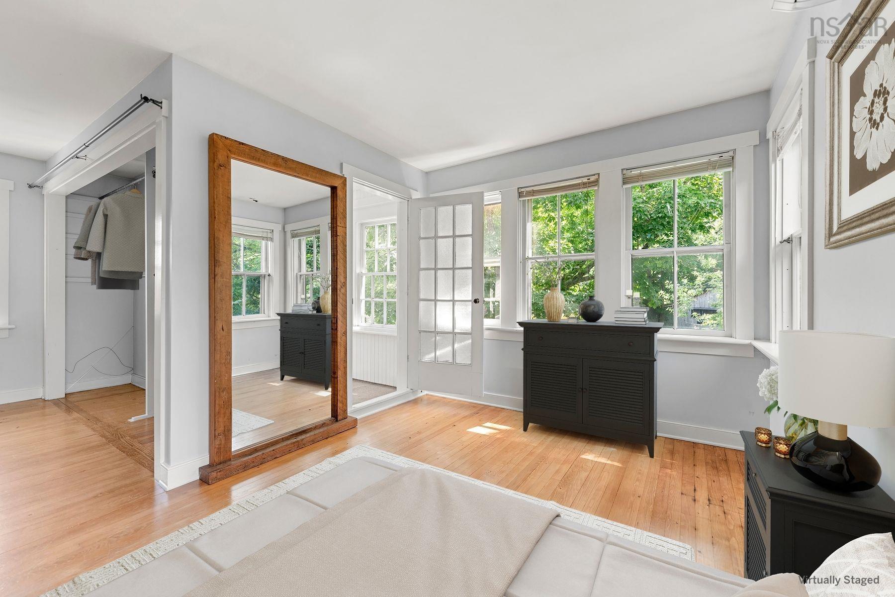 $729,900.00: 590 Main Street, Mahone Bay