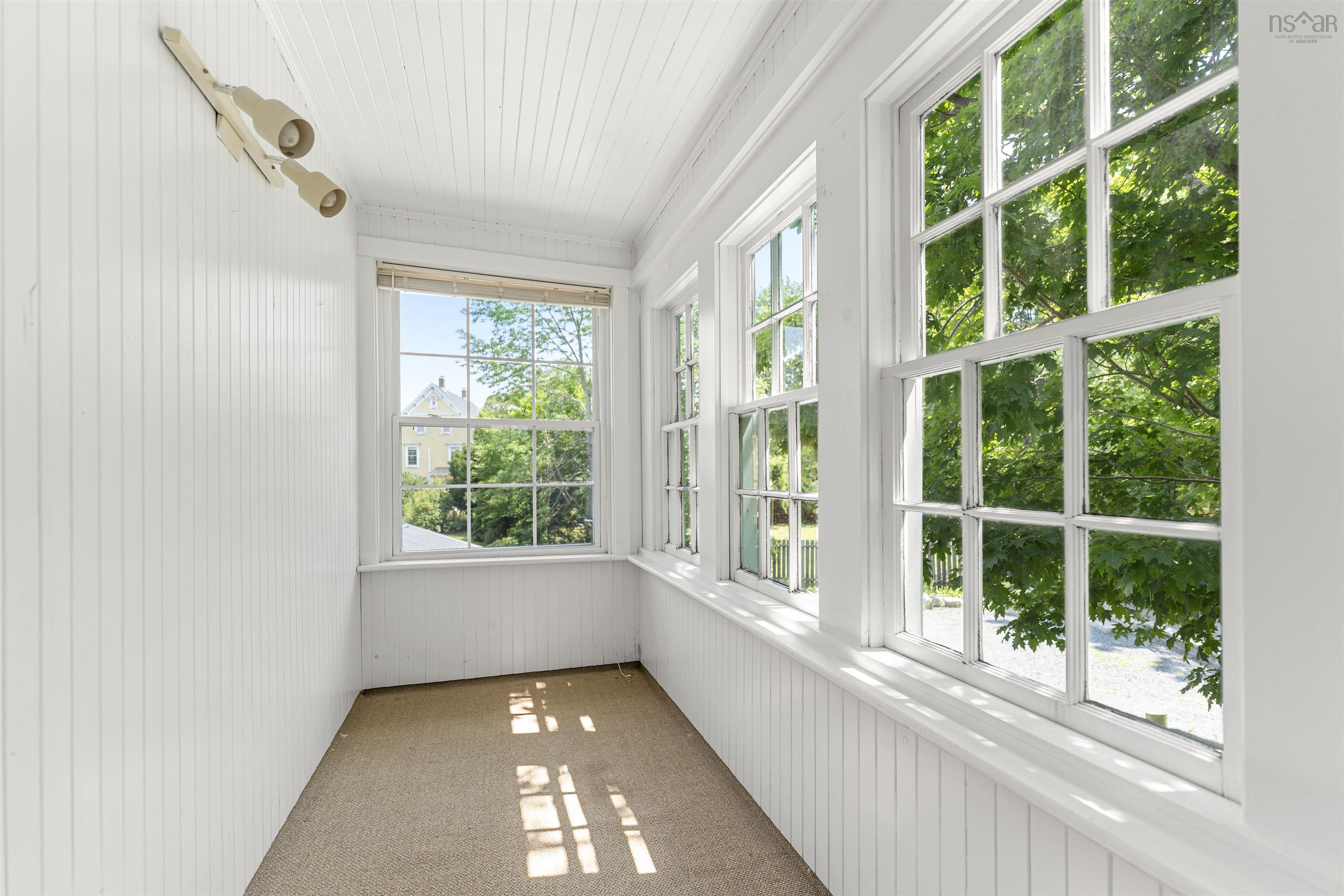 $729,900.00: 590 Main Street, Mahone Bay