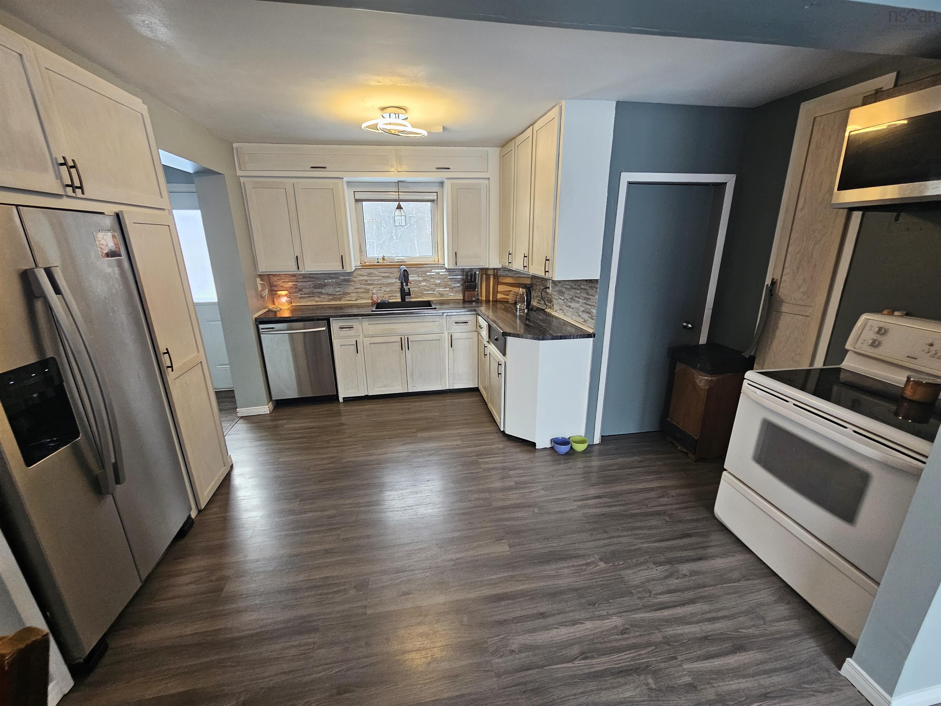 $249,900.00: 8440 Hwy#204 Highway, Birchwood