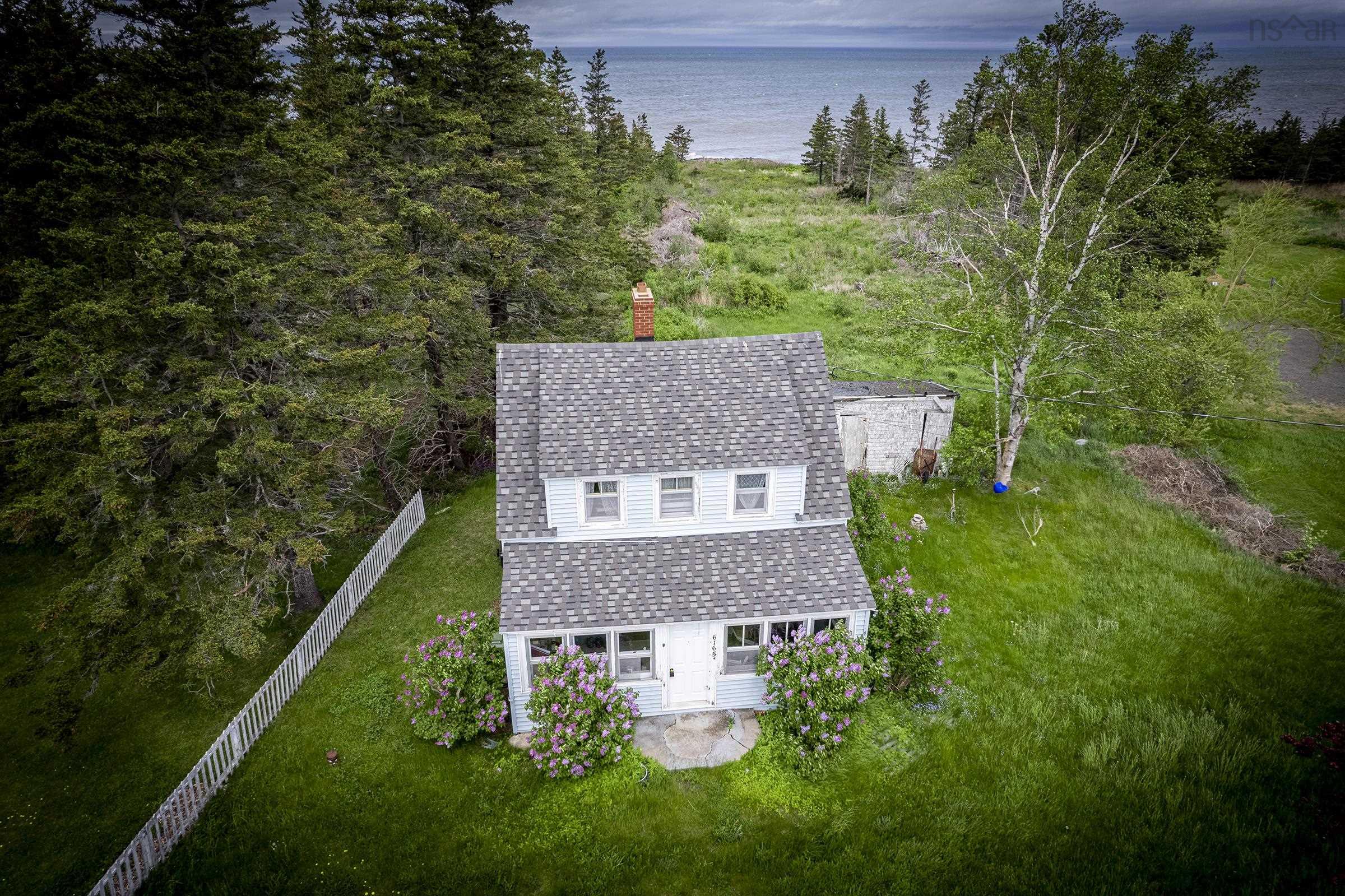 $299,000.00: 6165 Shore Road, Youngs Cove