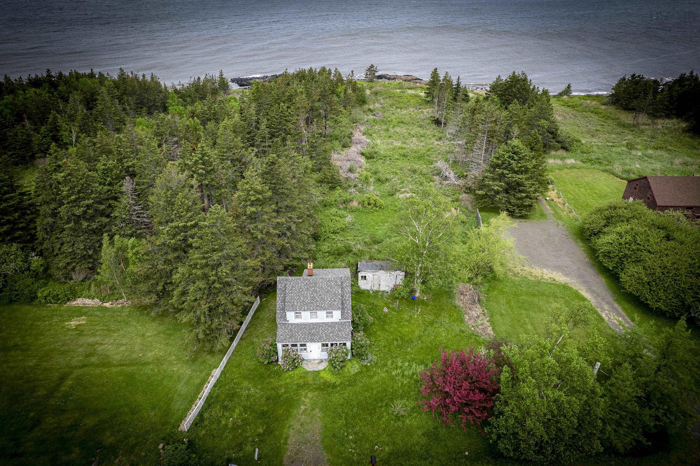 $299,000.00: 6165 Shore Road, Youngs Cove