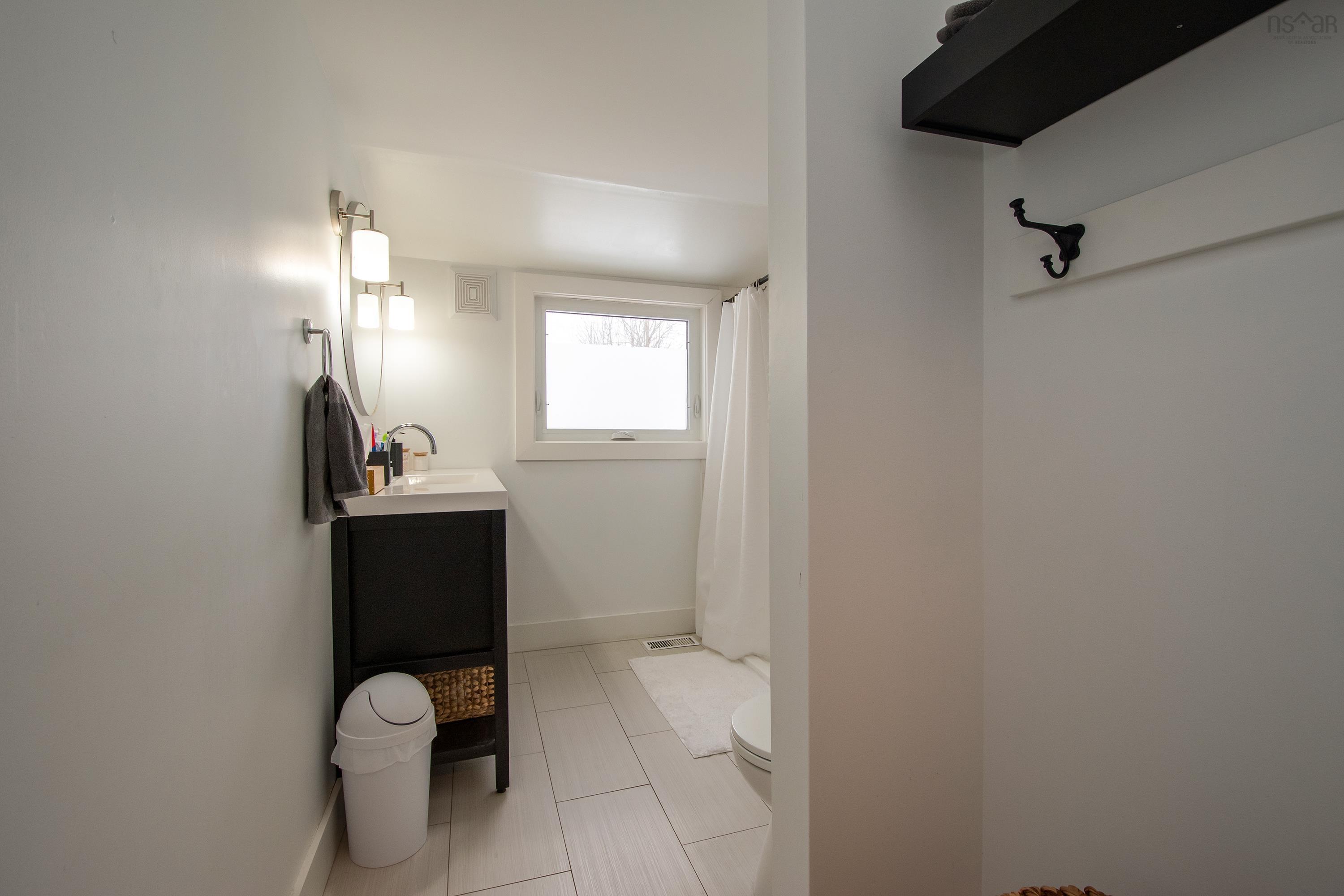 $635,000.00: 6510 Roslyn Road, Halifax