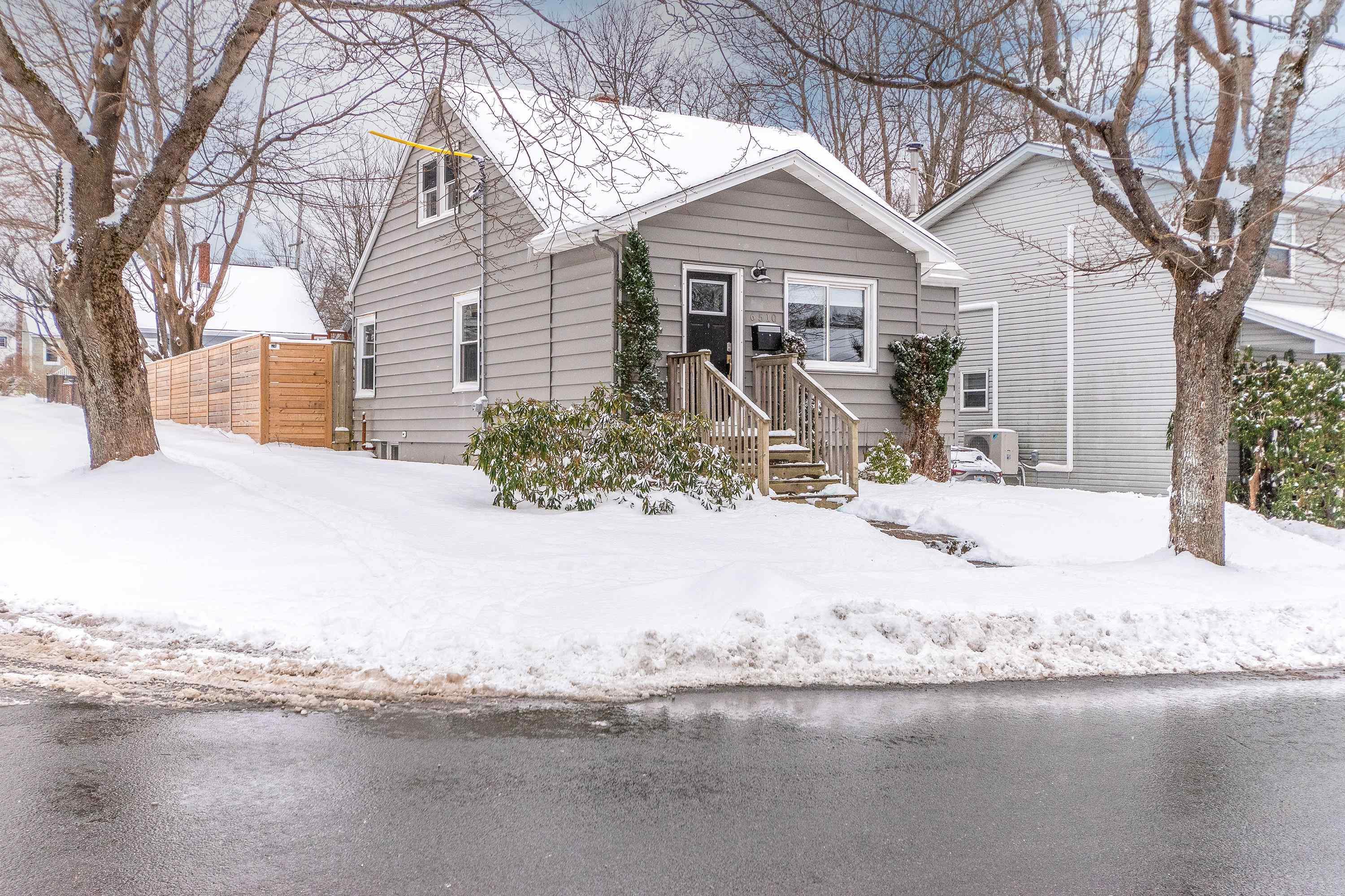 $635,000.00: 6510 Roslyn Road, Halifax