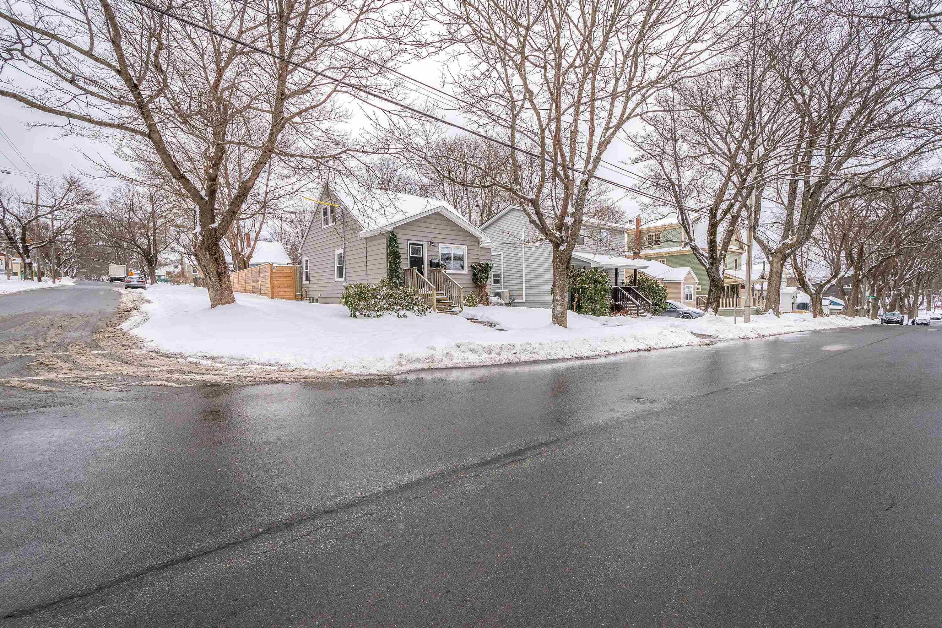 $635,000.00: 6510 Roslyn Road, Halifax