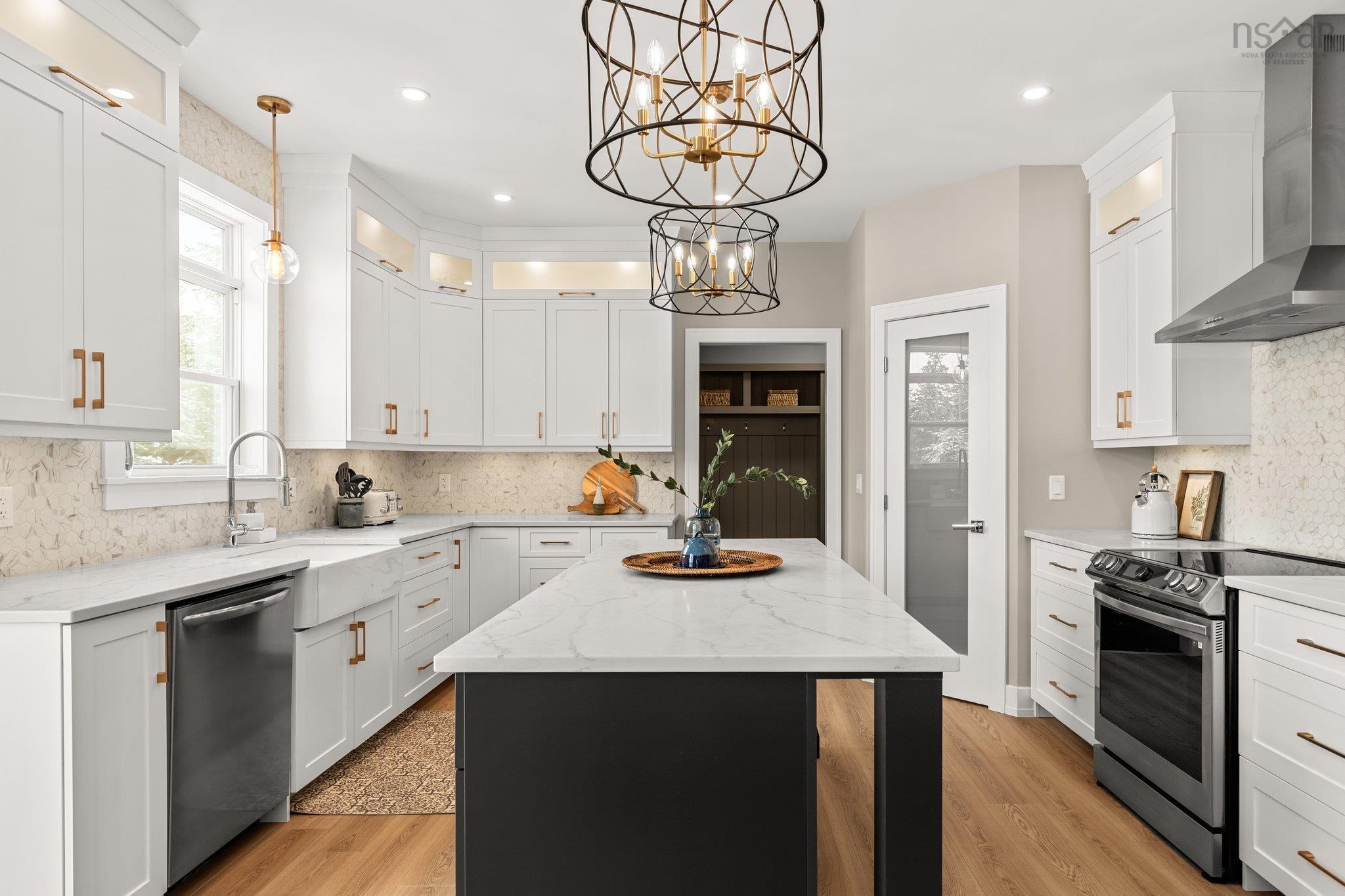 $1,225,000.00: 210 Azure Court, Middle Sackville