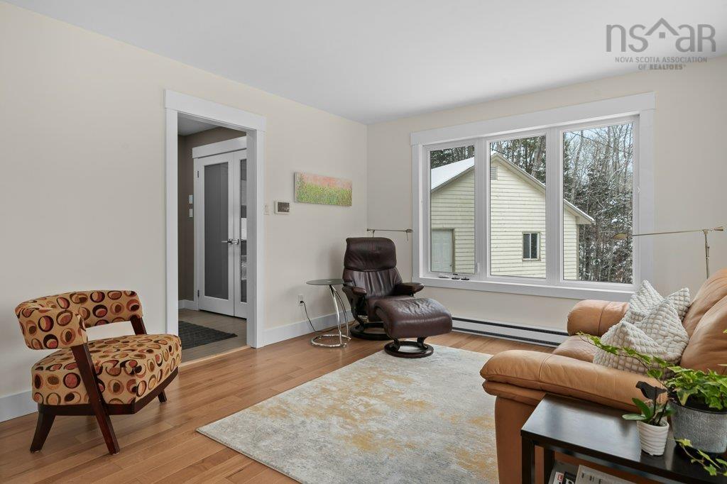 $699,000.00: 2 Kingsway Drive, Stillwater Lake