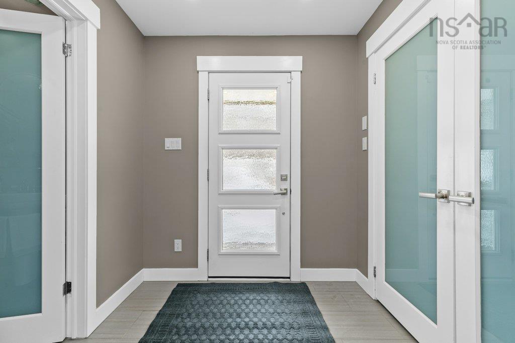 $699,000.00: 2 Kingsway Drive, Stillwater Lake