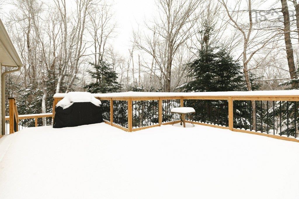 $699,000.00: 2 Kingsway Drive, Stillwater Lake