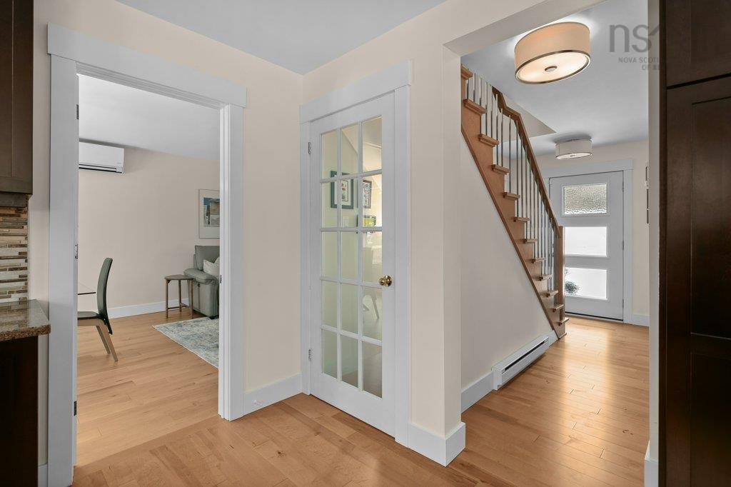 $699,000.00: 2 Kingsway Drive, Stillwater Lake