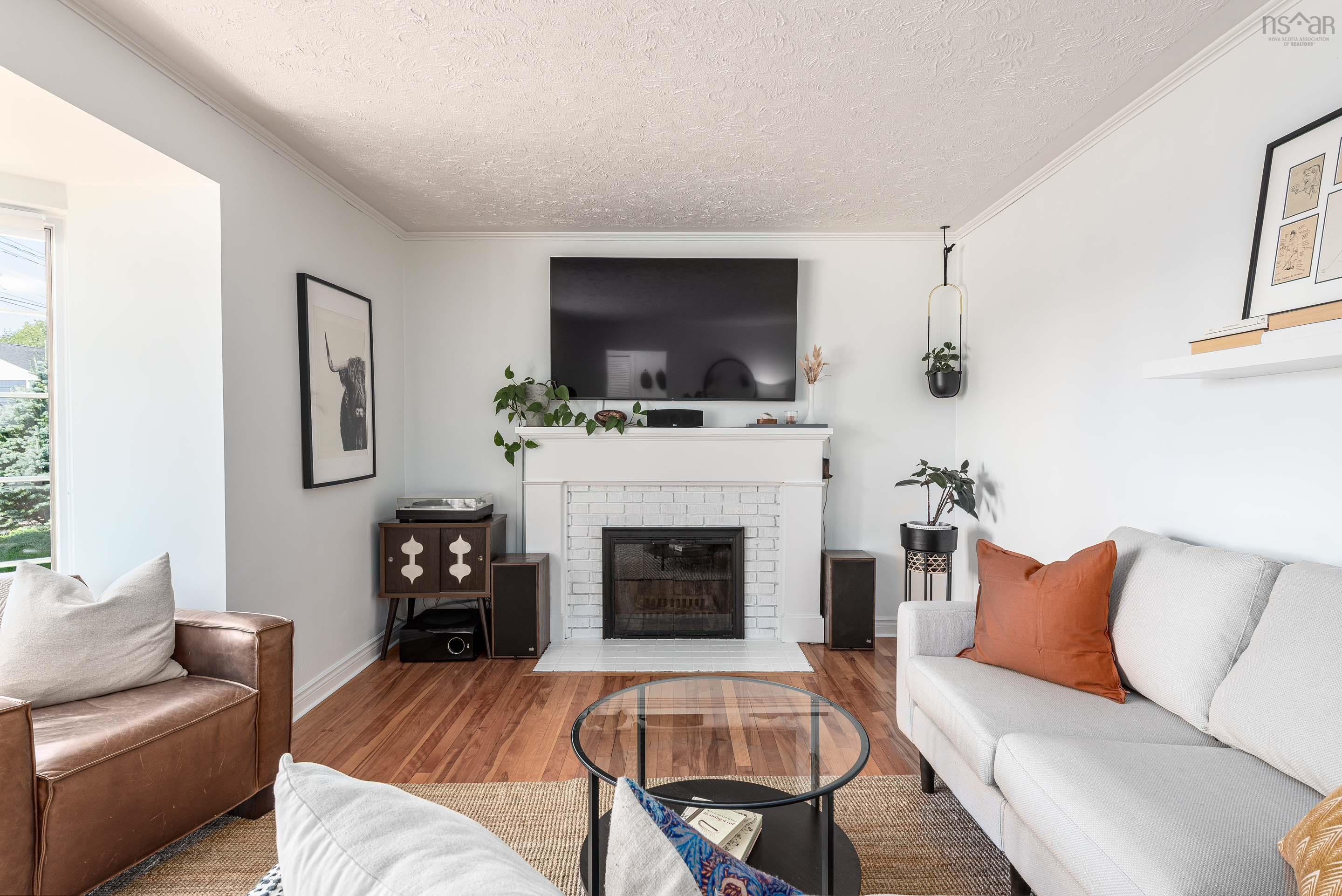 $569,000.00: 2 Scott Street, Dartmouth
