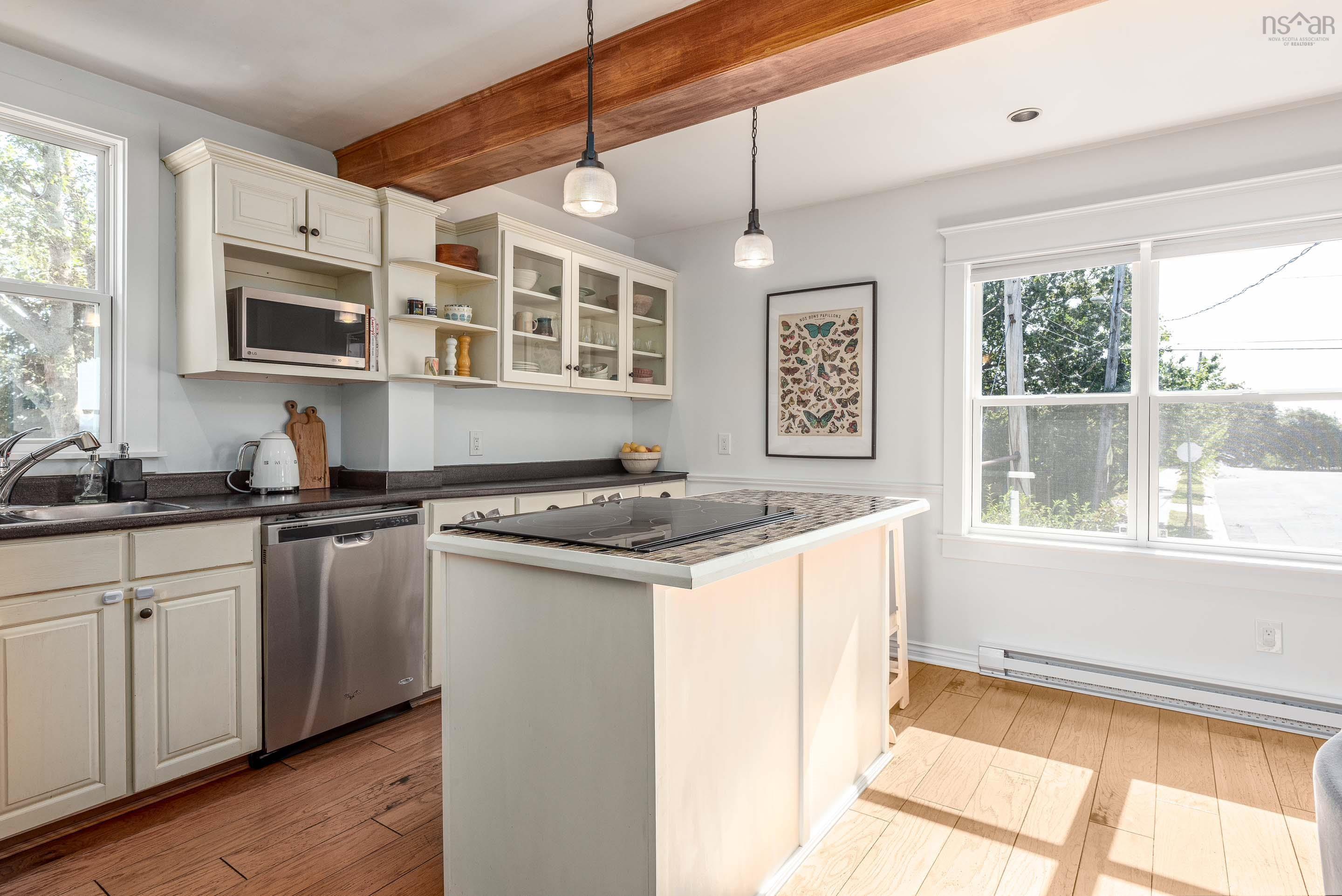 $569,000.00: 2 Scott Street, Dartmouth