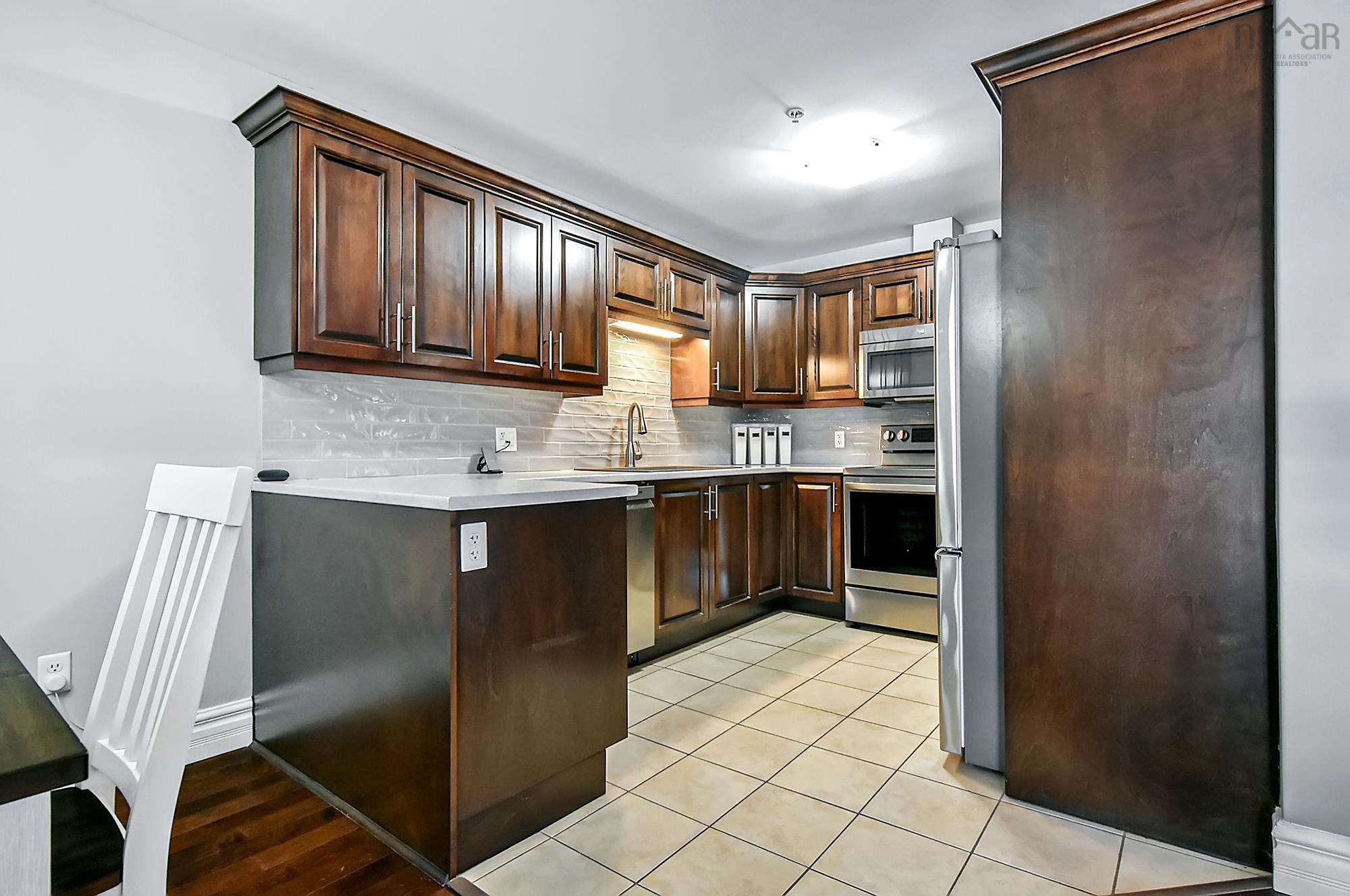 $464,900.00: 411 89 Pebblecreek Crescent, Dartmouth