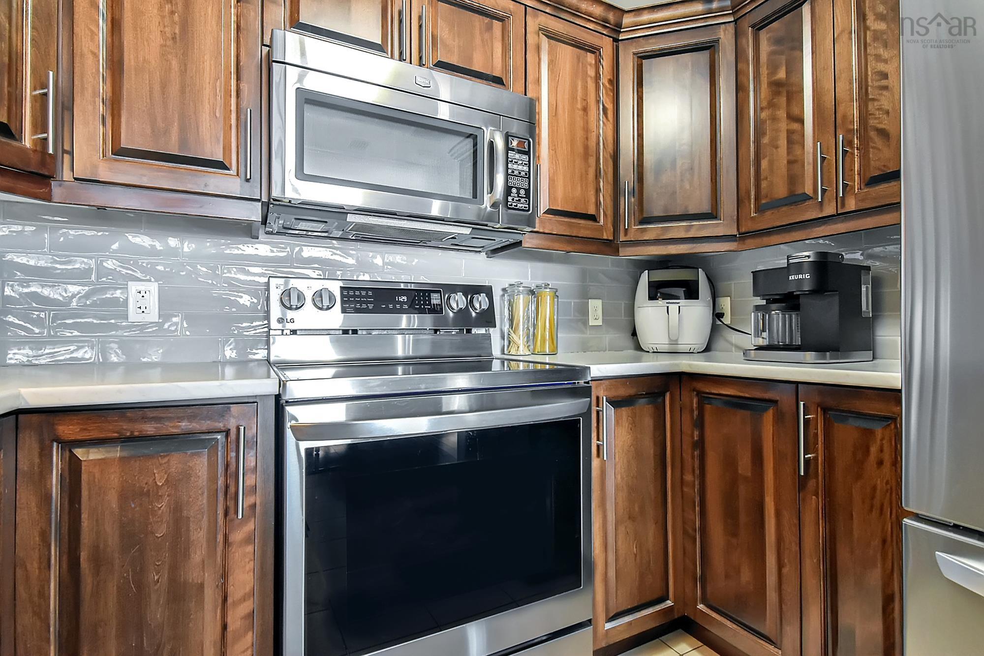 $464,900.00: 411 89 Pebblecreek Crescent, Dartmouth